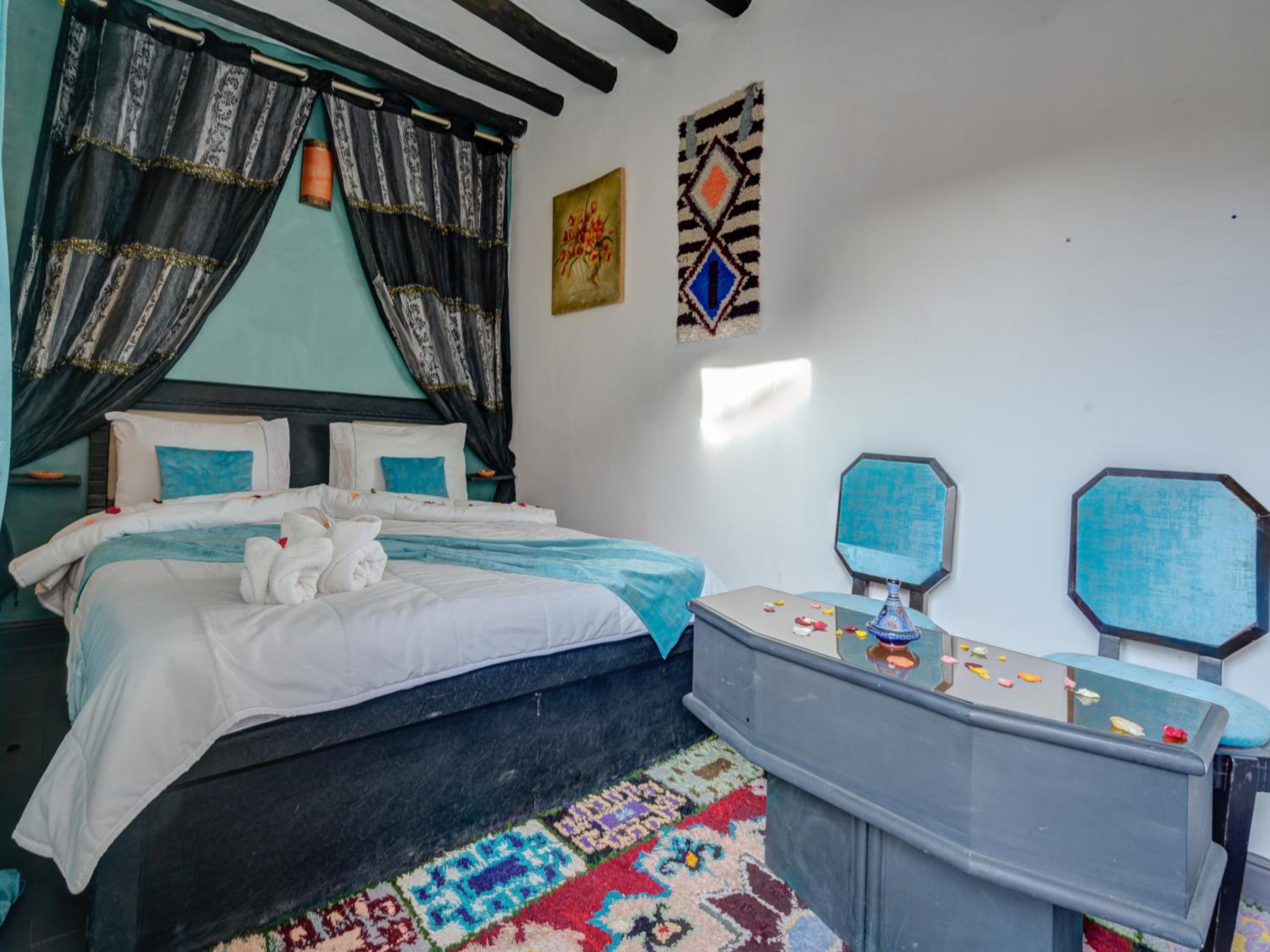 Double Room - Photo 8
