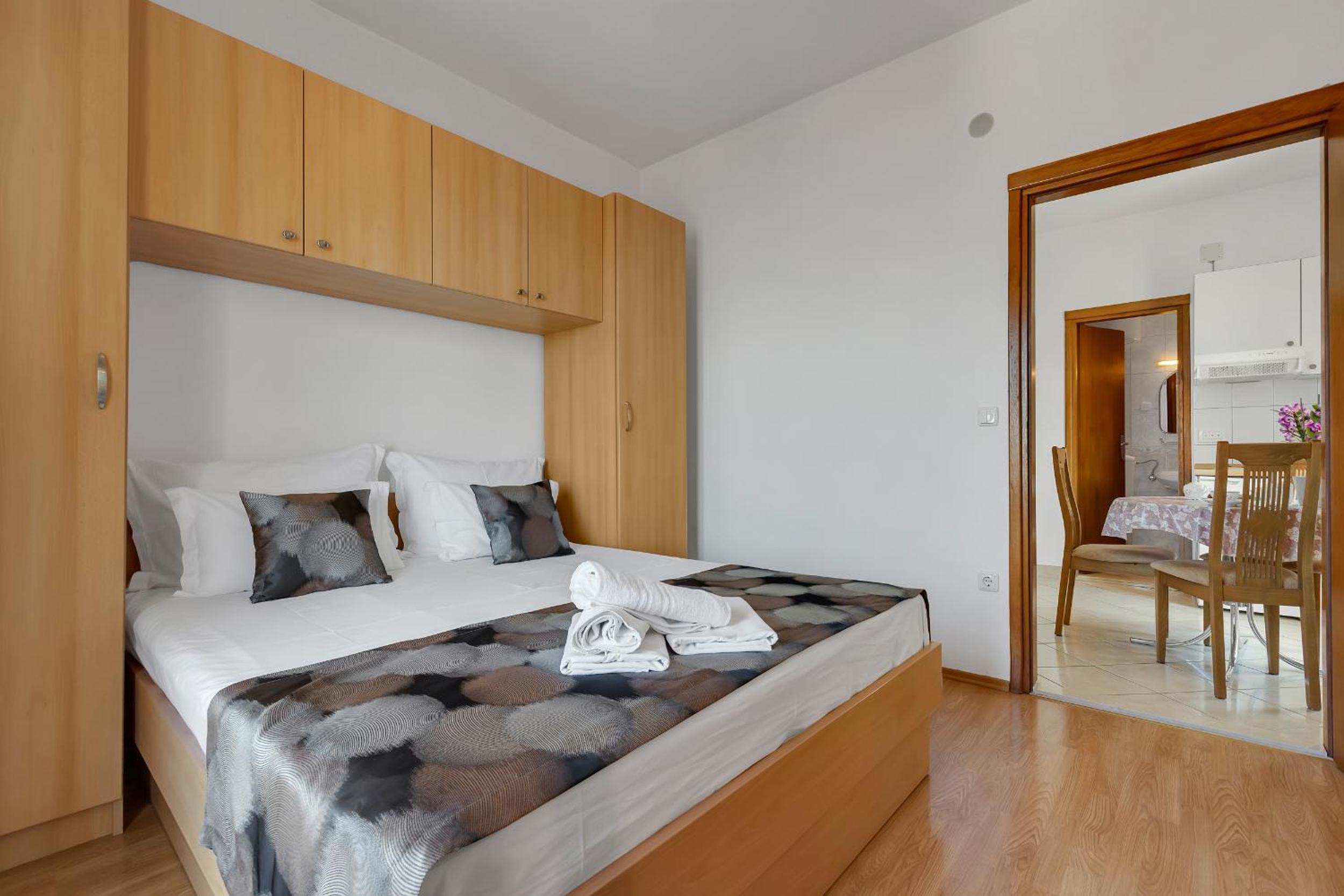  One-Bedroom Apartment with Balcony and Sea View  (2 + 1) photo 3