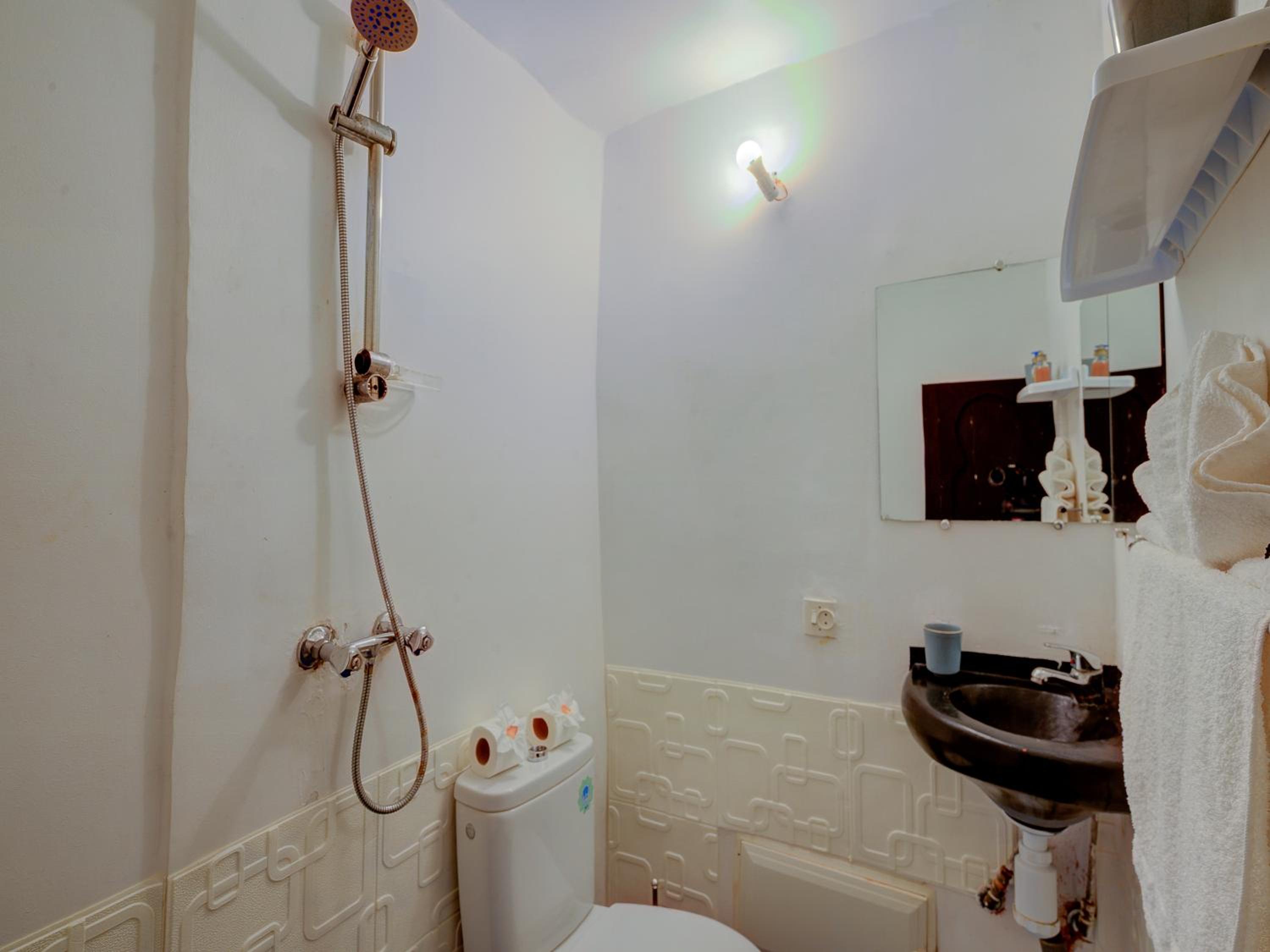 Double Room - Photo 5