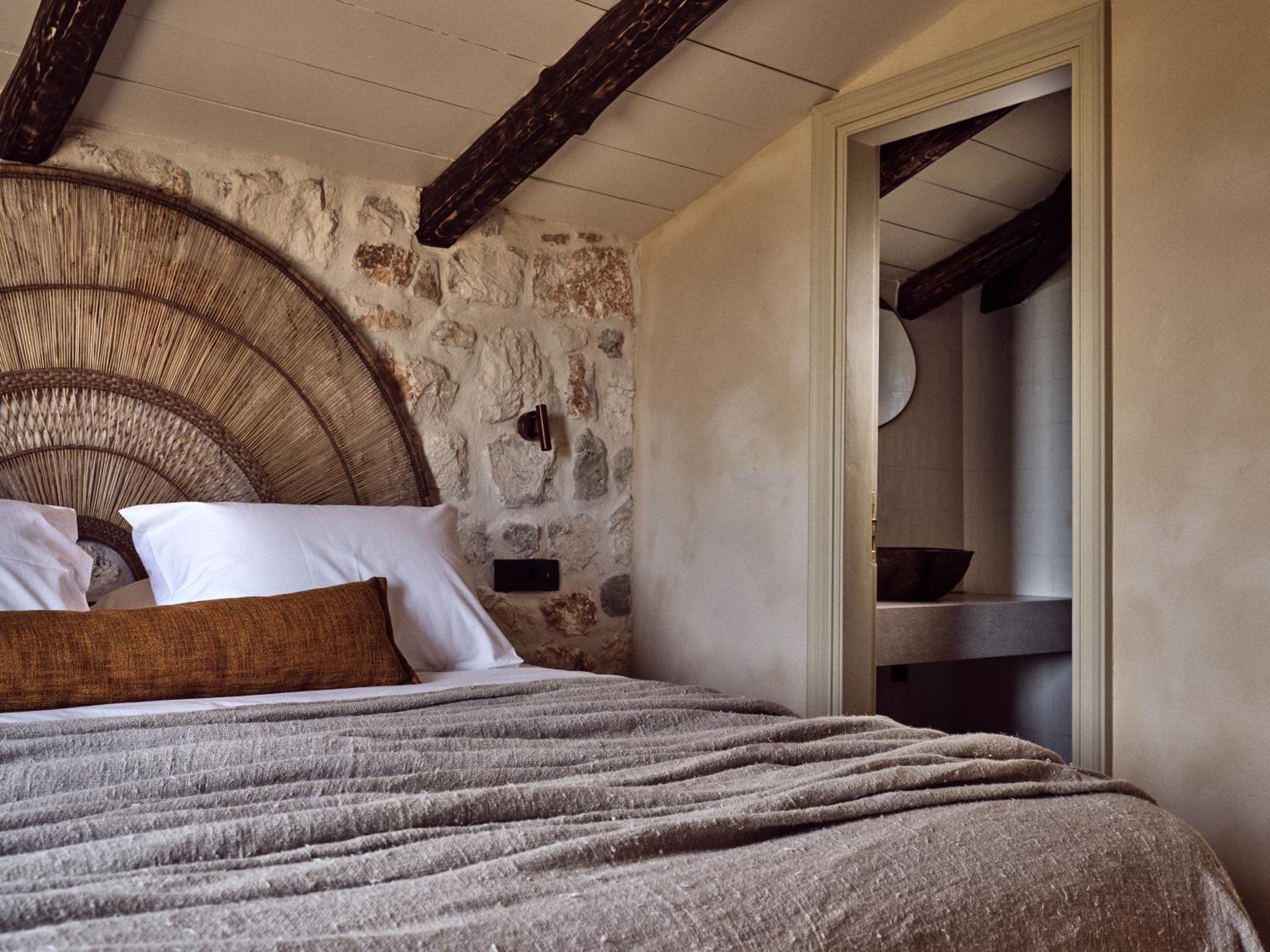 Two-Bedroom Suite - Photo 9