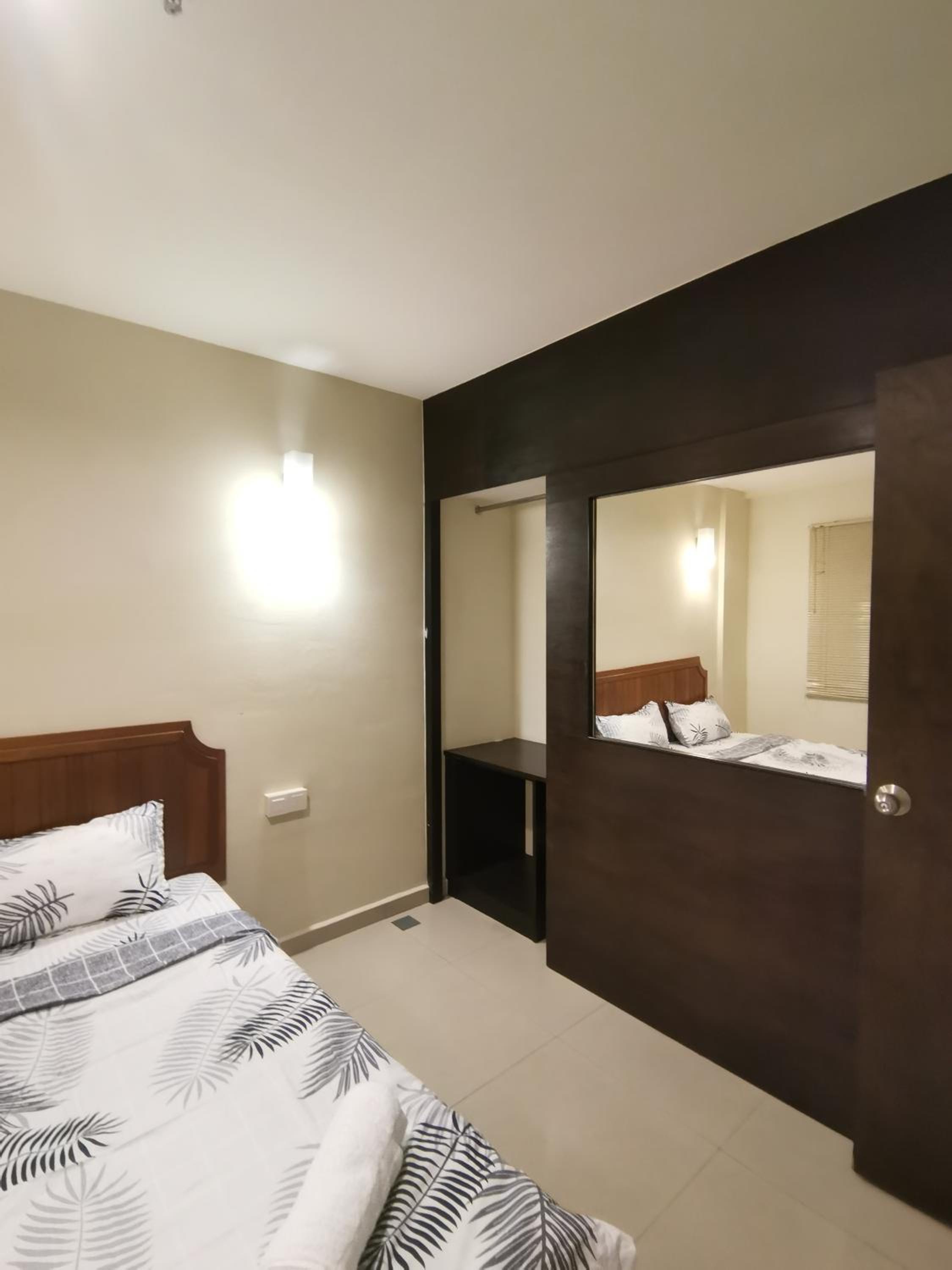 Deluxe King Suite - Photo 14