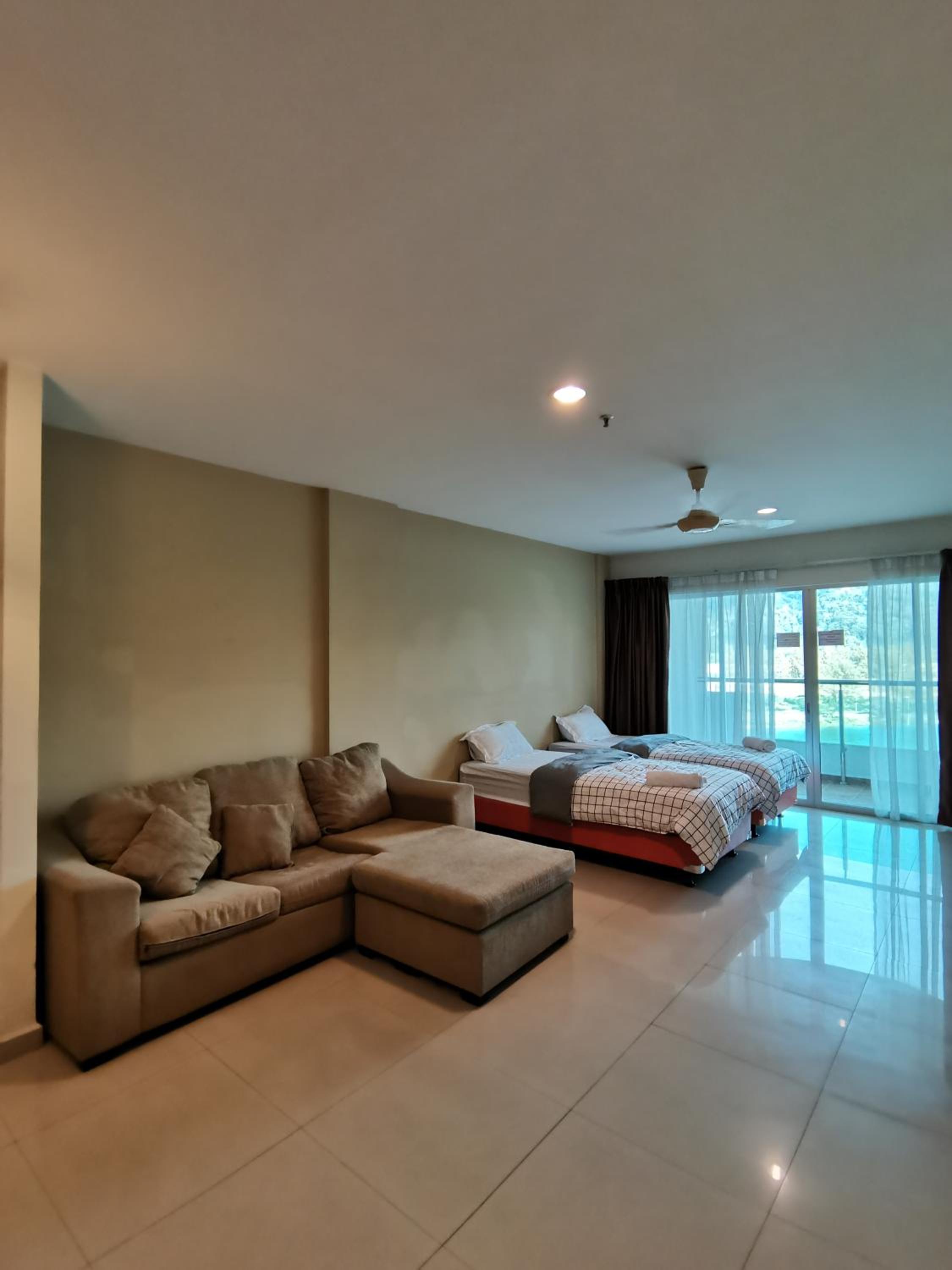 Deluxe King Suite - Photo 4