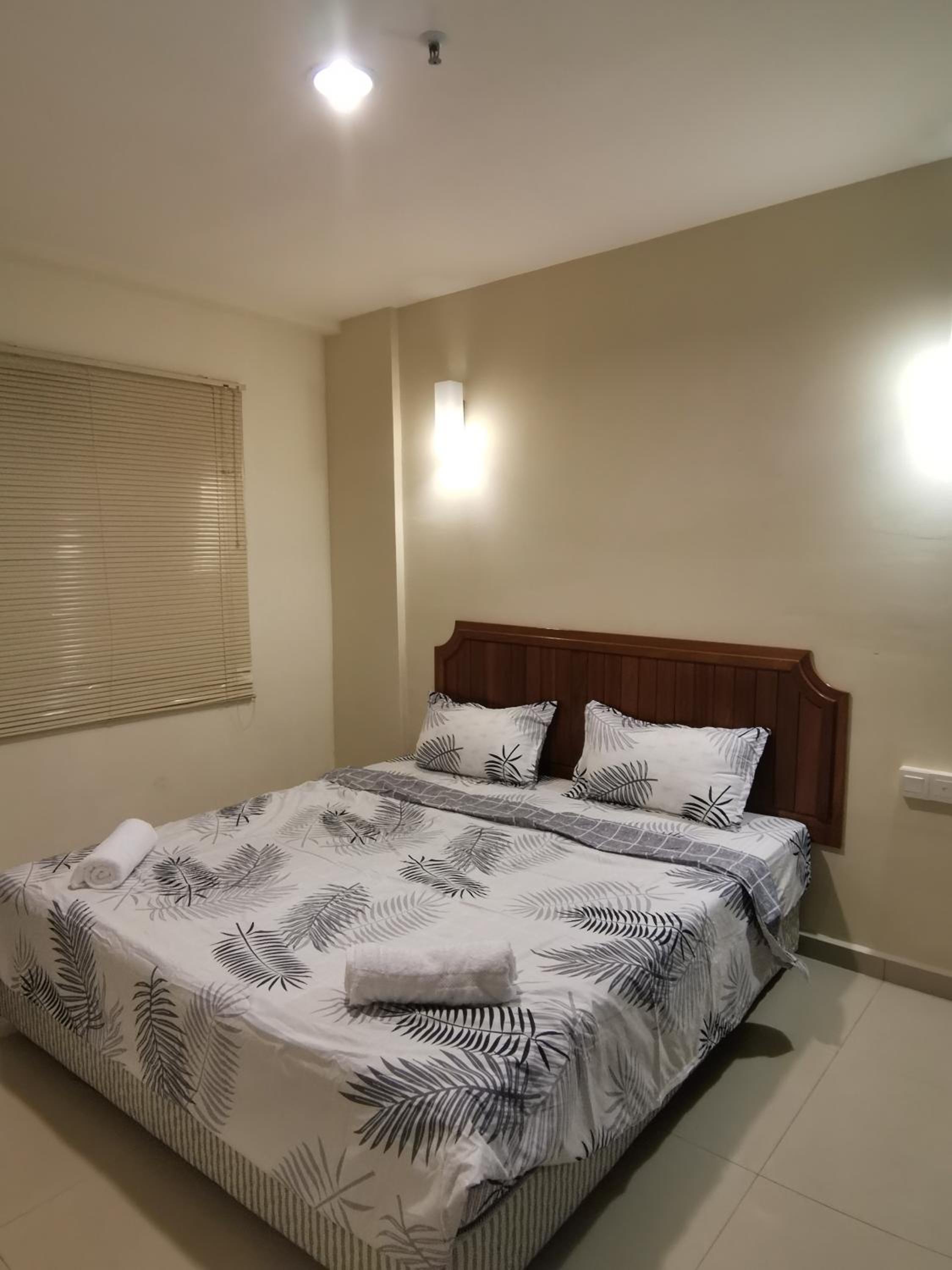 Deluxe King Suite - Photo 7