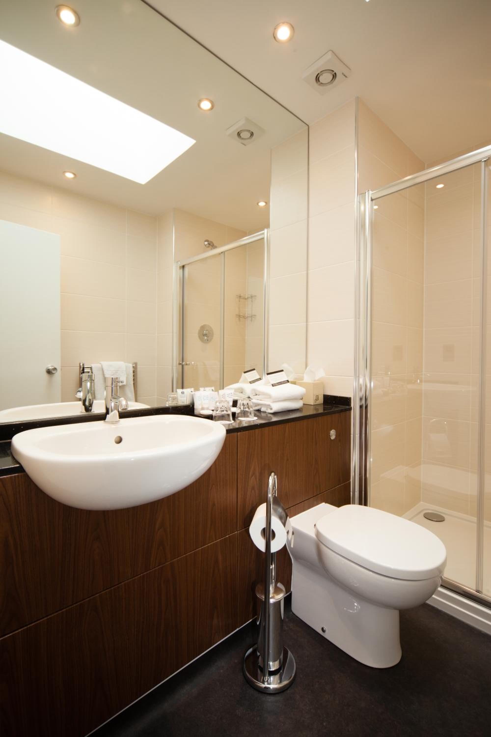 Classic Double or Twin Room - Photo 9