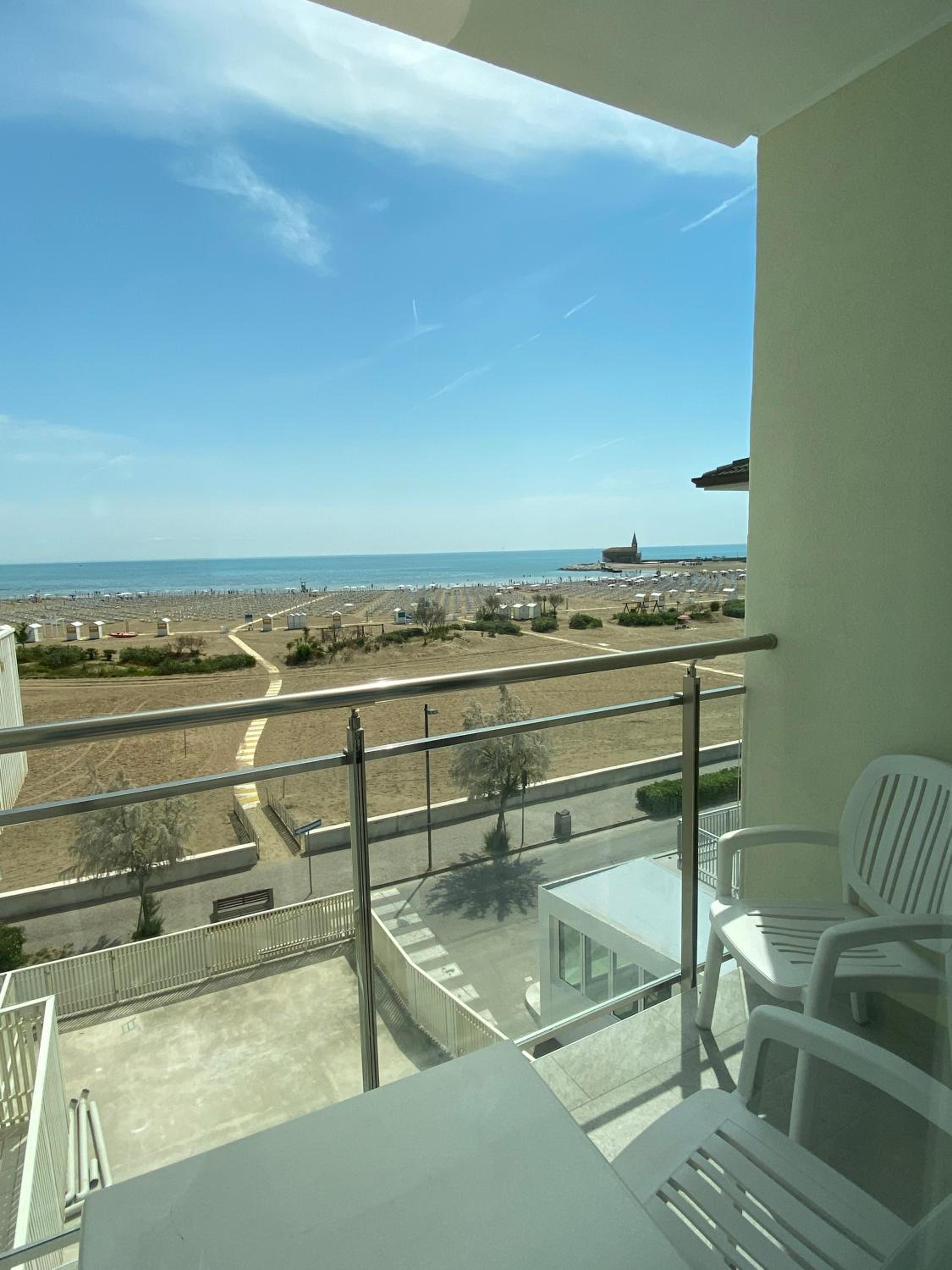 Junior Suite with Sea View photo 3
