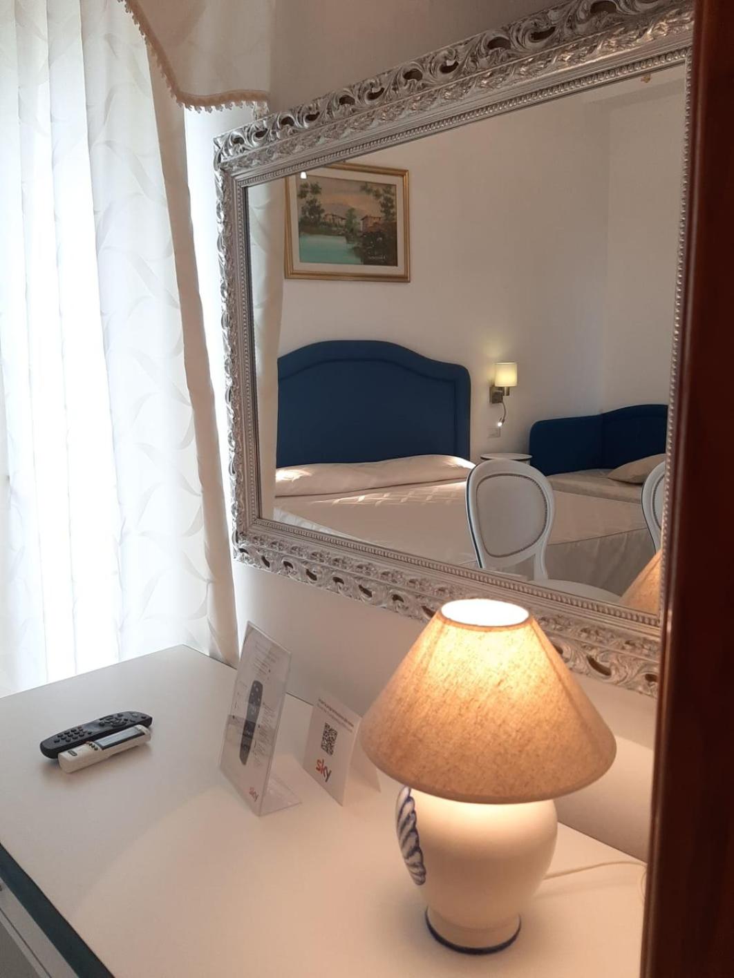 Standard Triple Room with Sea View photo 2