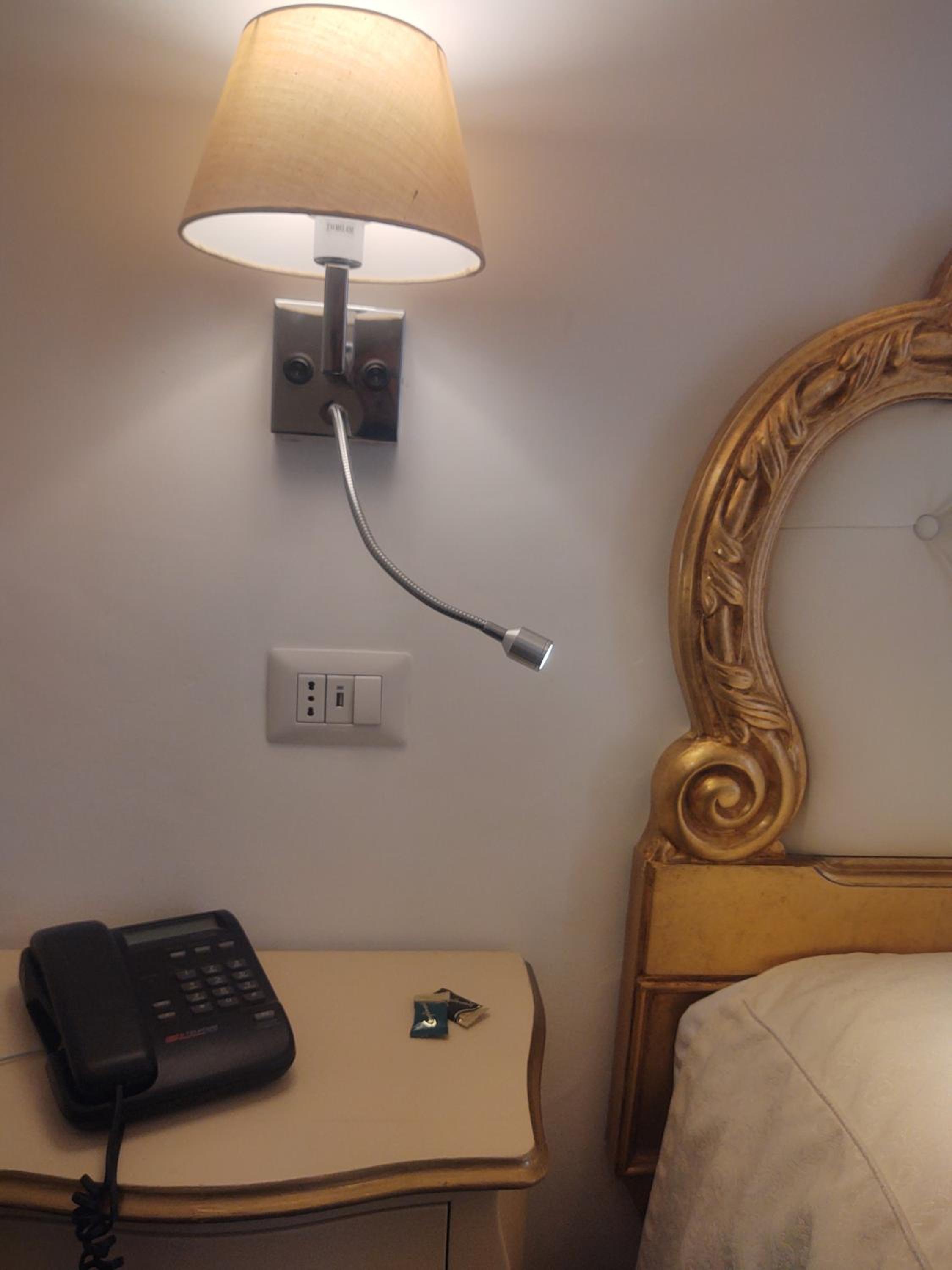 Deluxe Double Room with Sea View - Photo 6