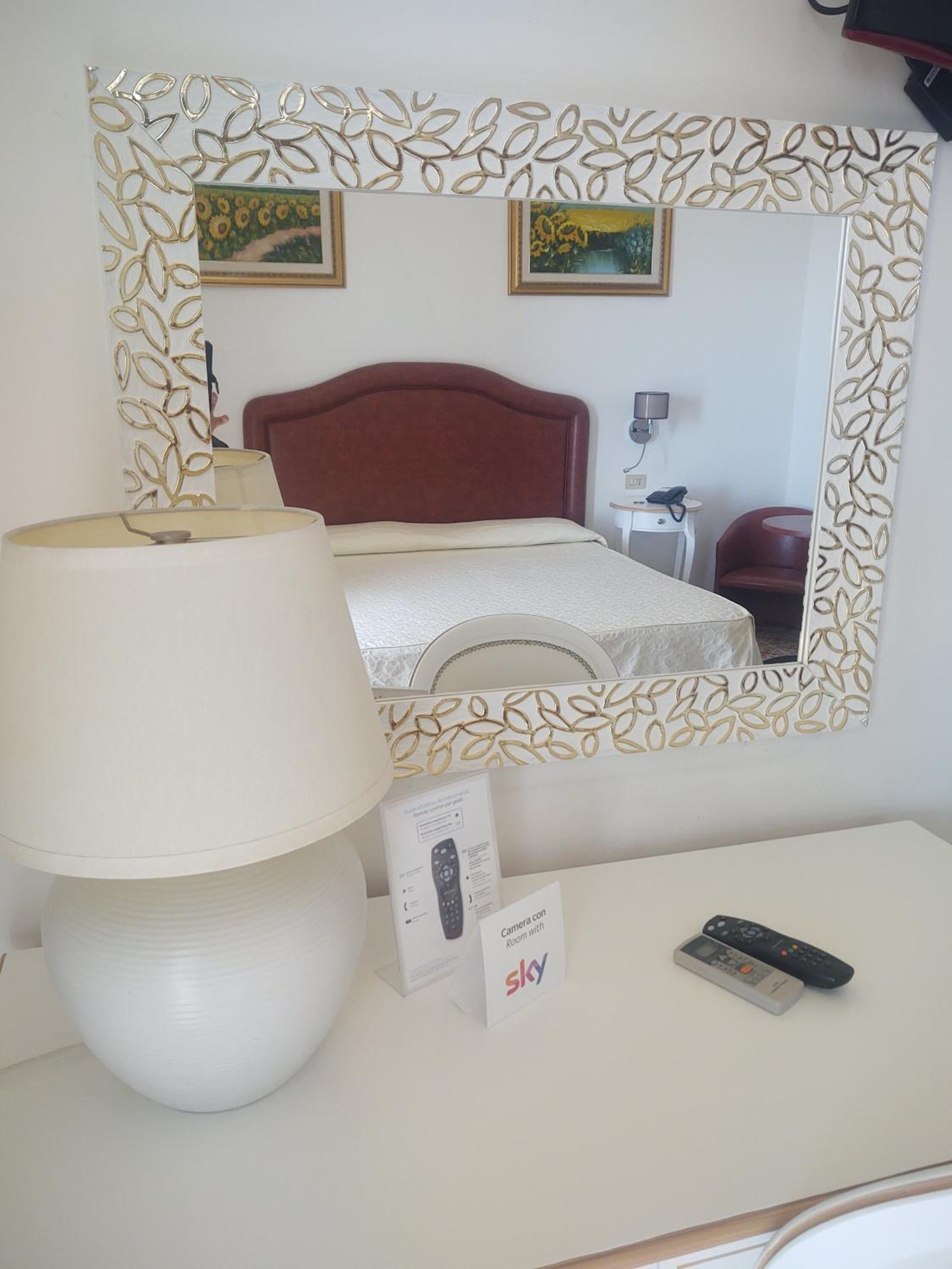 Deluxe Double Room with Sea View - Photo 20