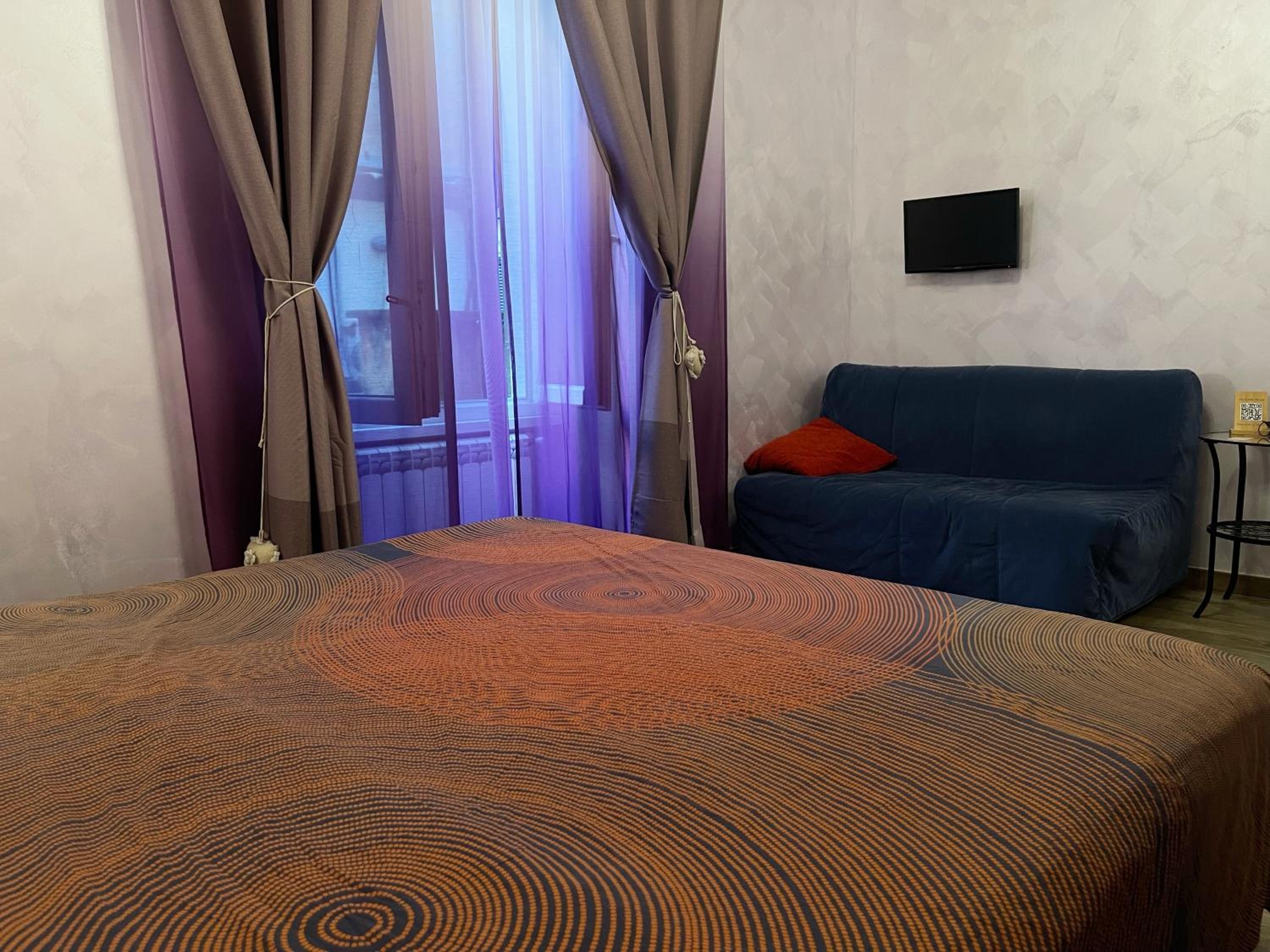 Triple Room with Private Bathroom photo 3