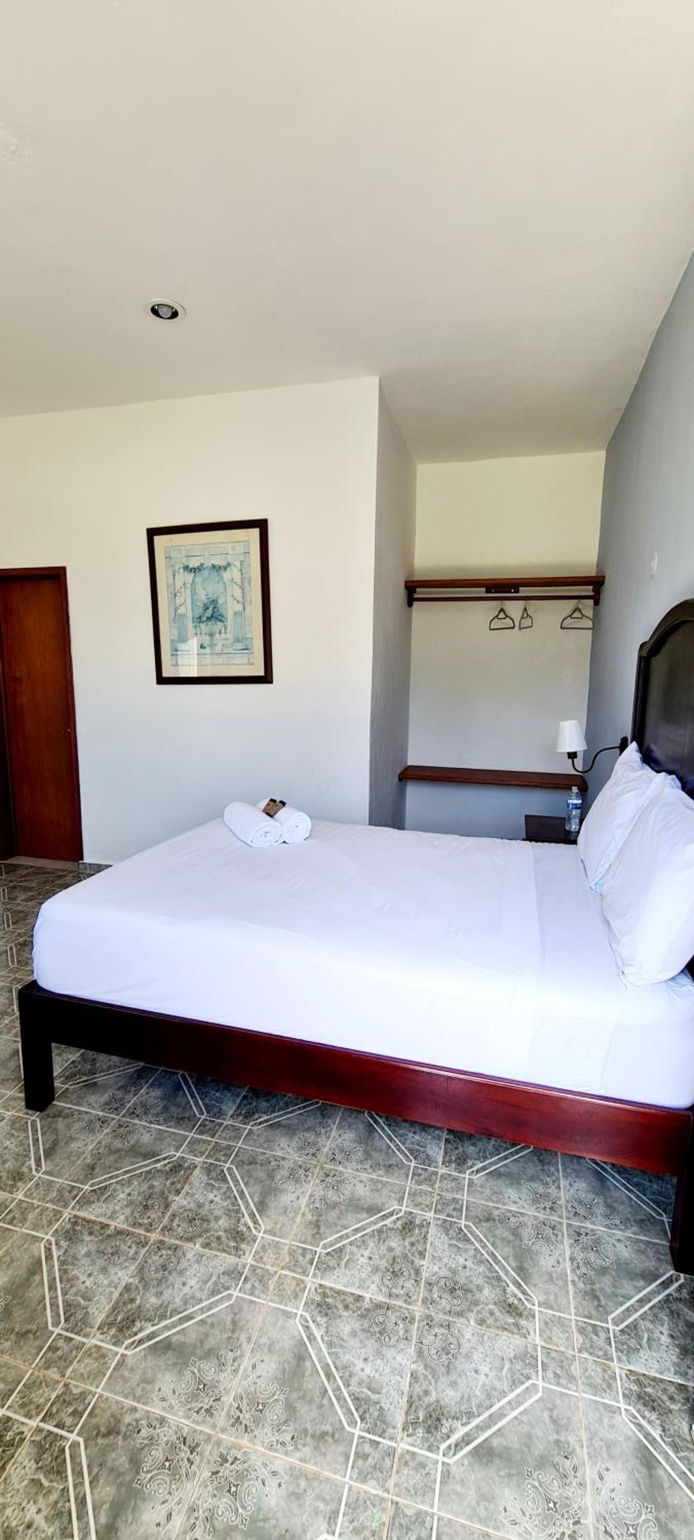 Double Room - Photo 6