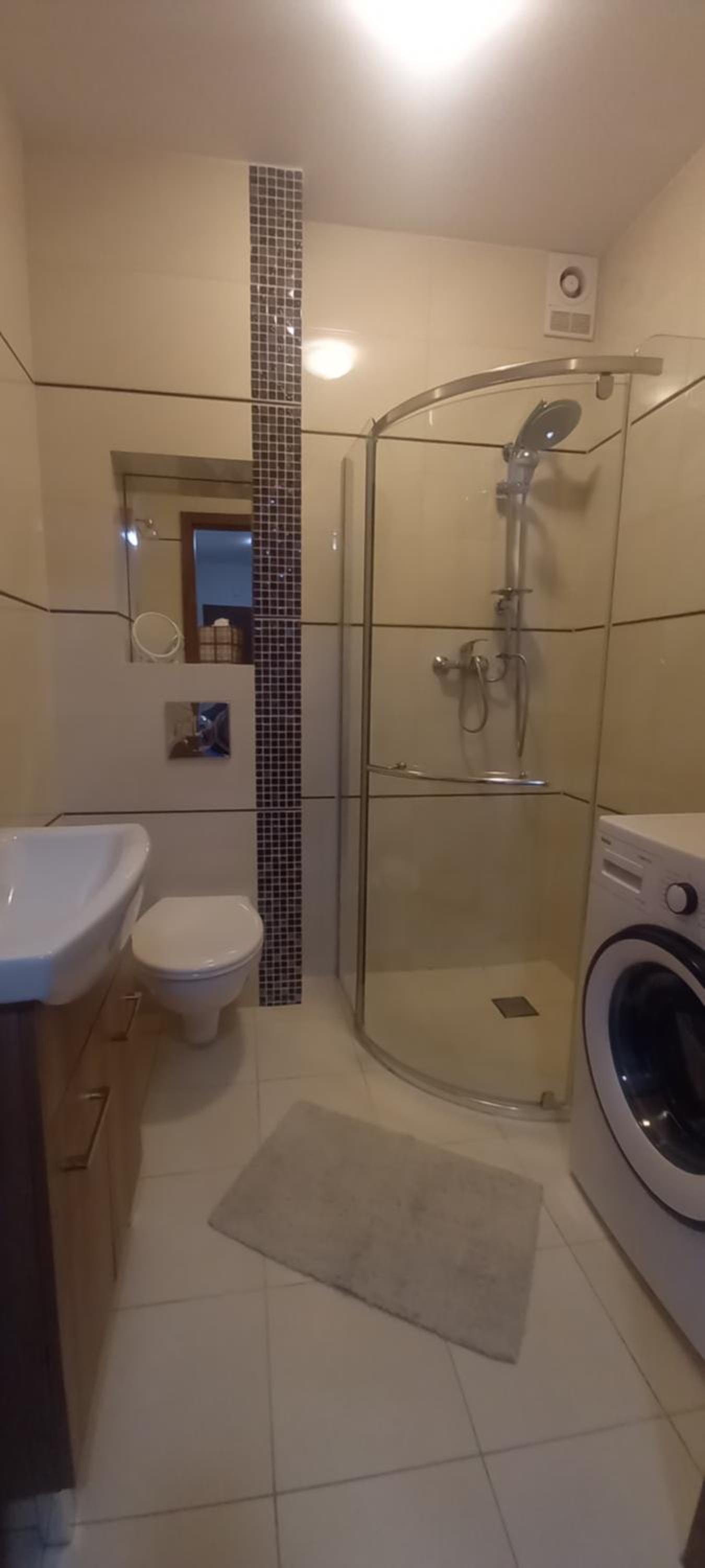 One-Bedroom Apartment - Photo 5