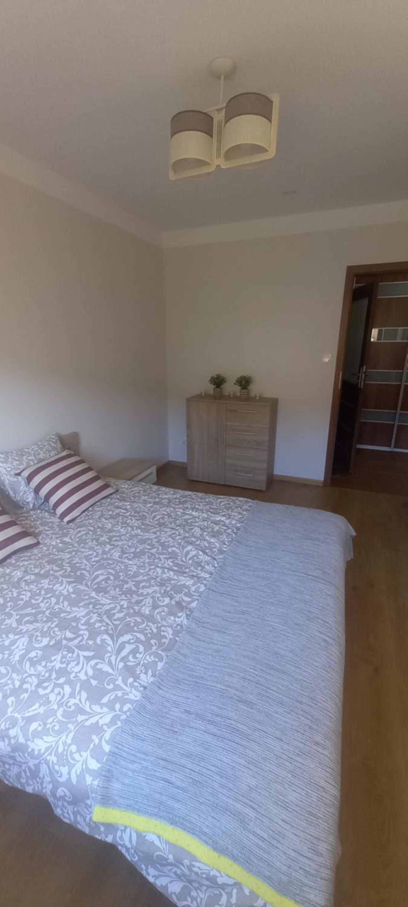 One-Bedroom Apartment - Photo 11