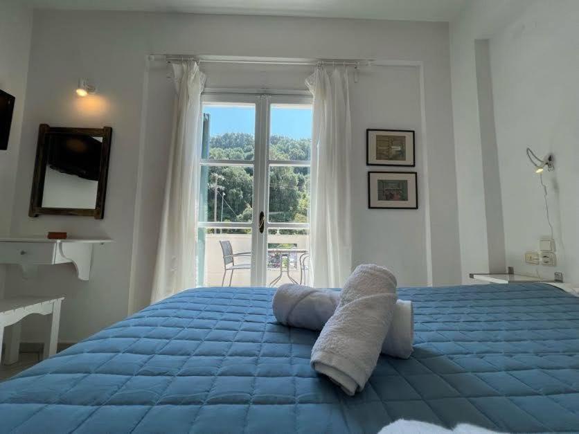 Double Room with Extra Bed photo 2