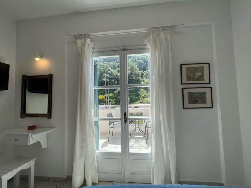 Double Room with Extra Bed photo 3