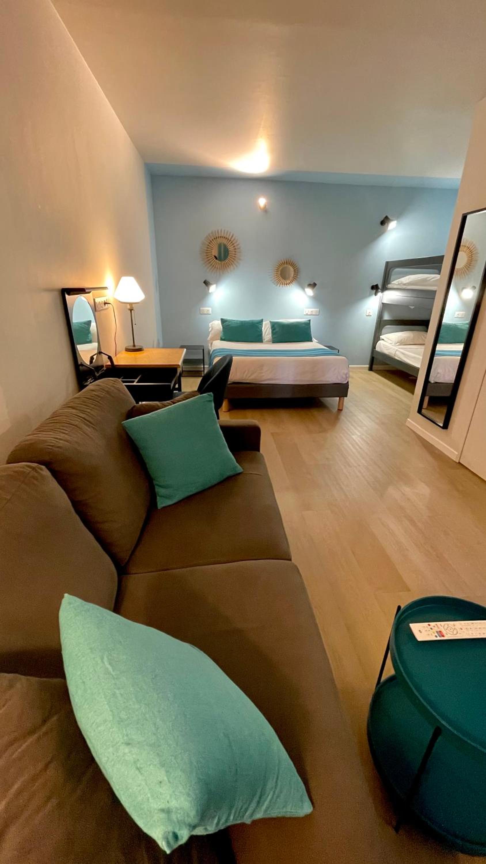 Quadruple Room - Photo 6