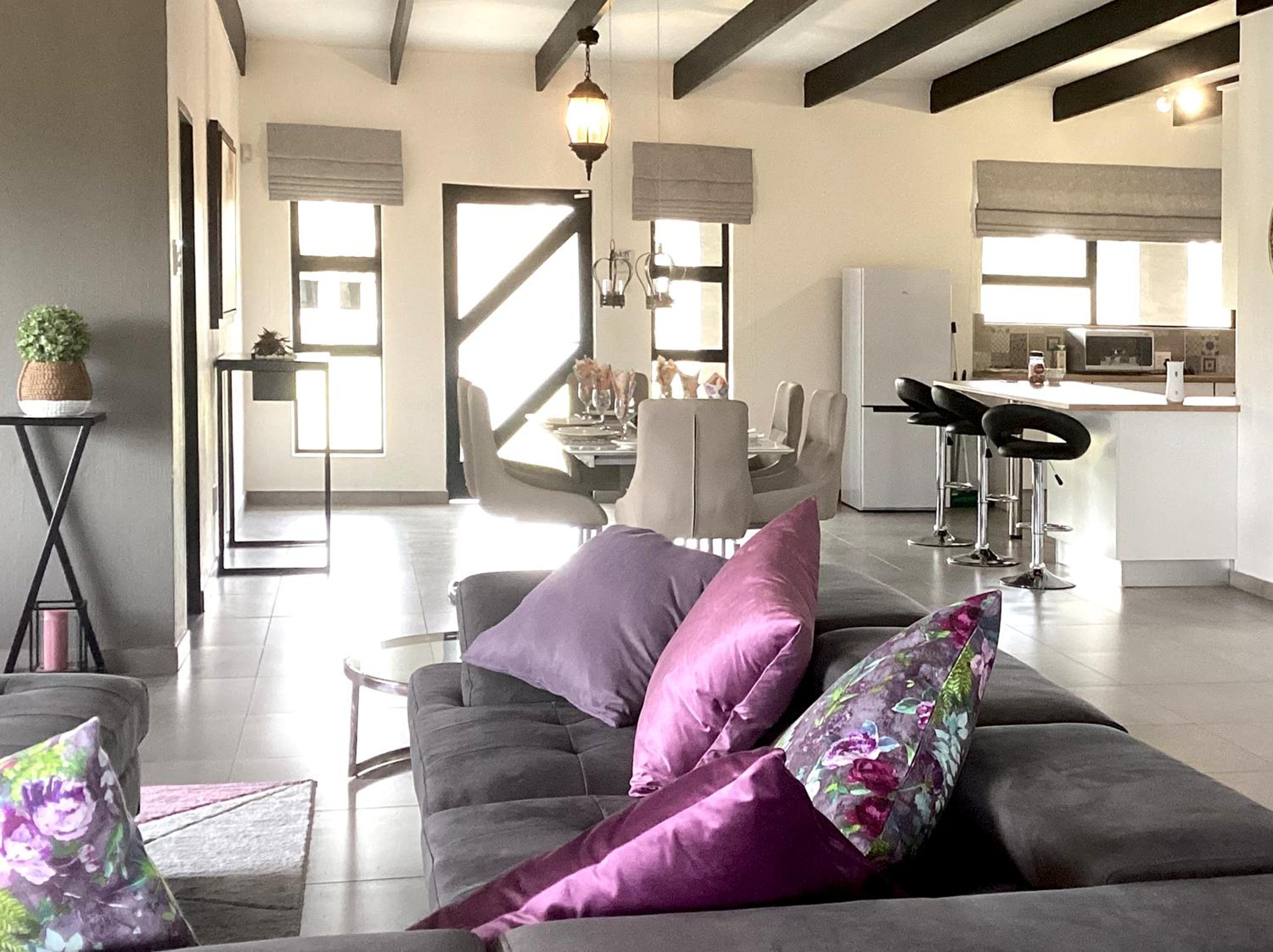 Three-Bedroom Villa photo 1