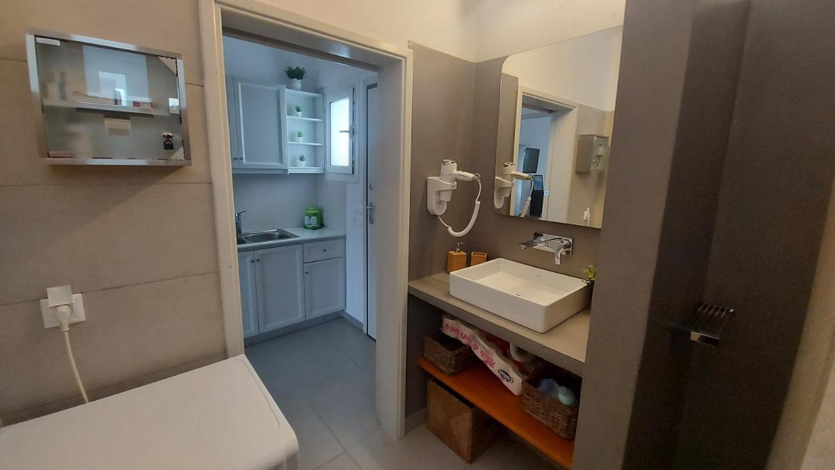 Studio Apartment - Photo 10