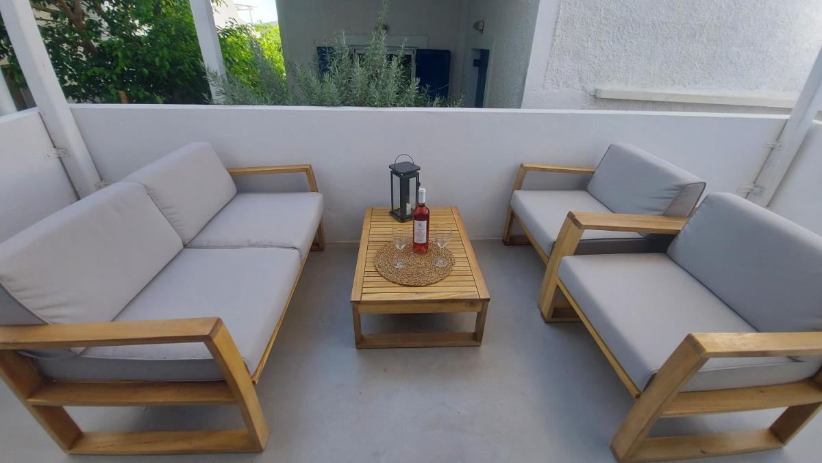Studio Apartment - Photo 12