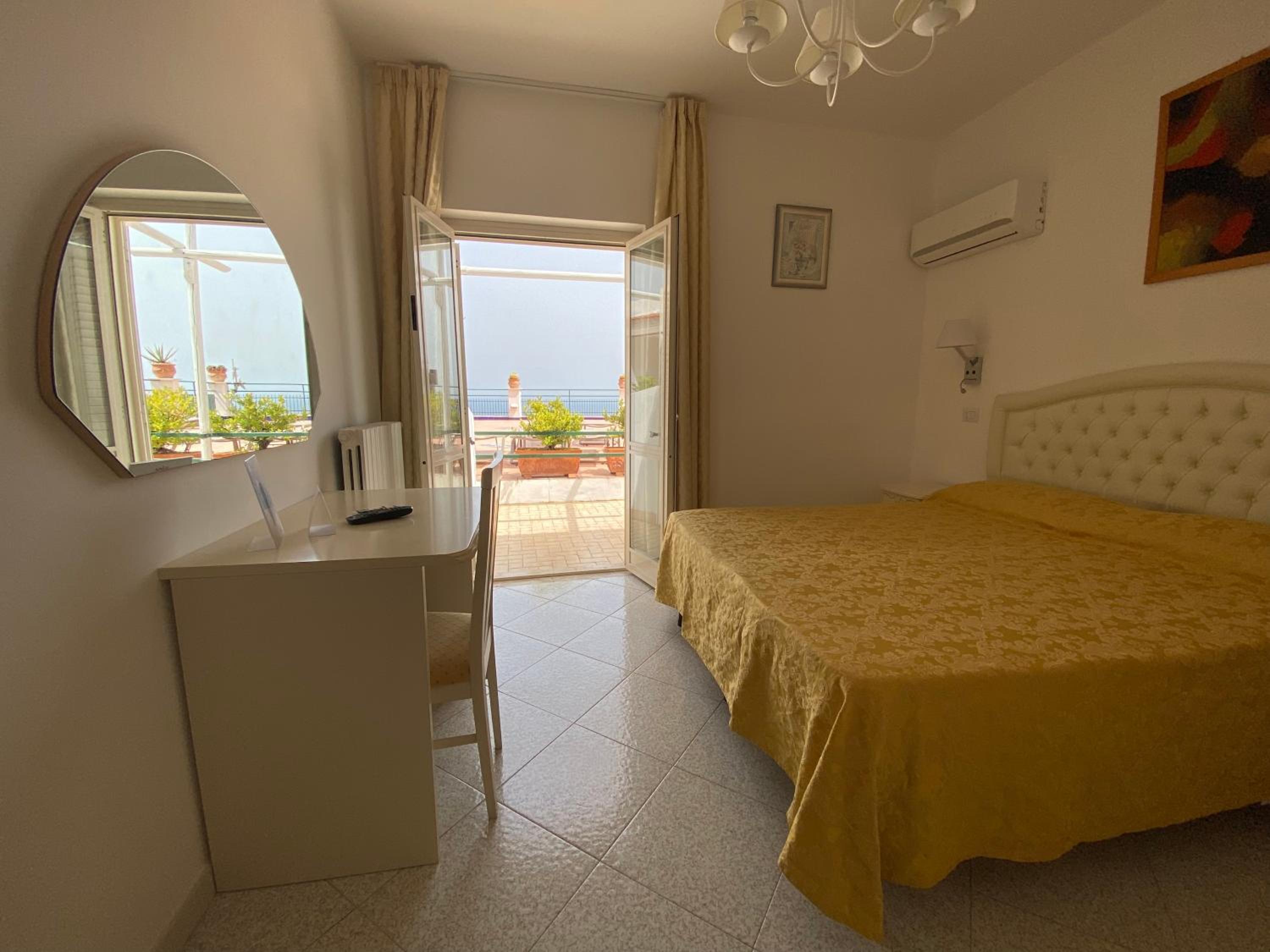 Standard Double Room - Photo 6