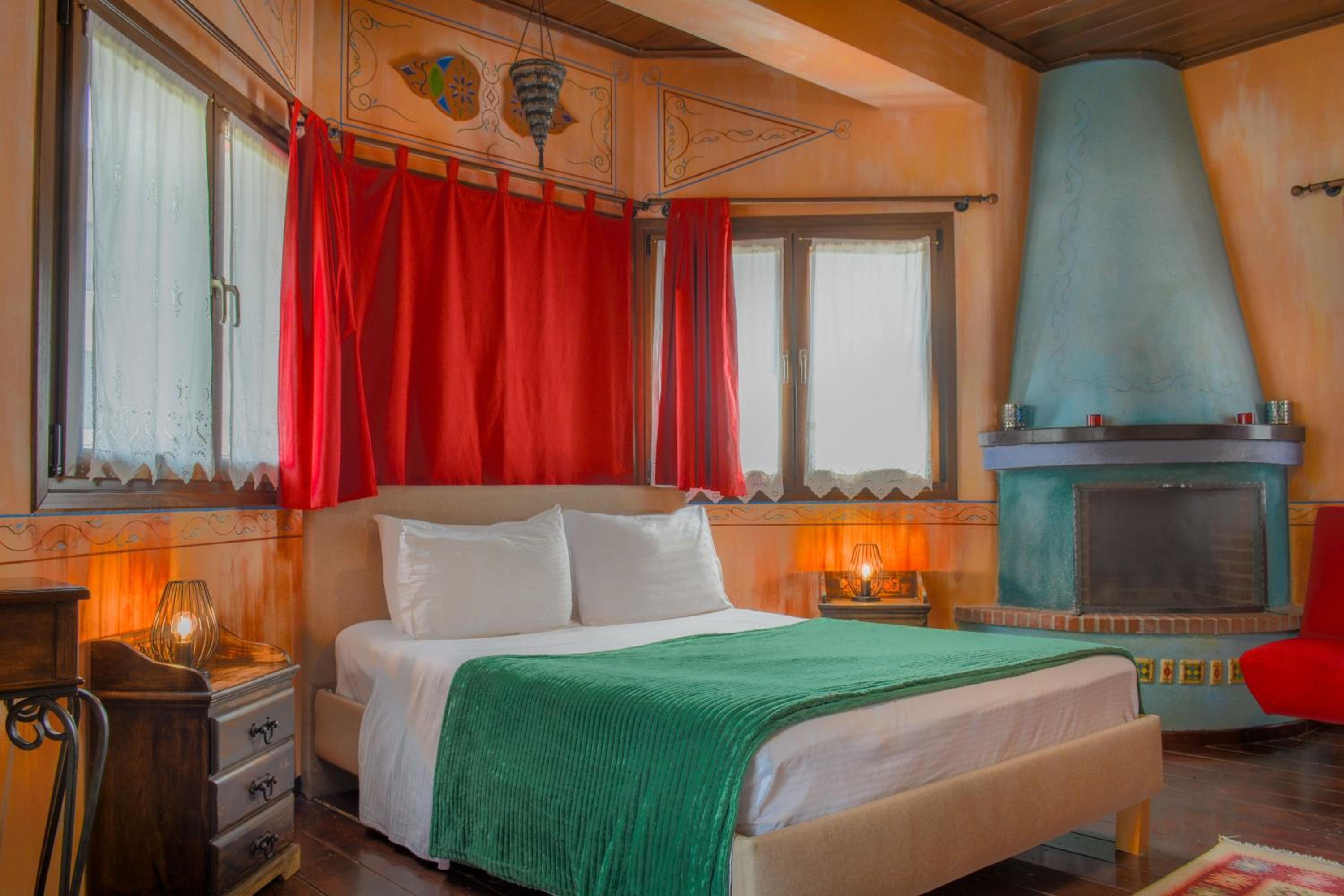 Double Room with Meteora View - Photo 1