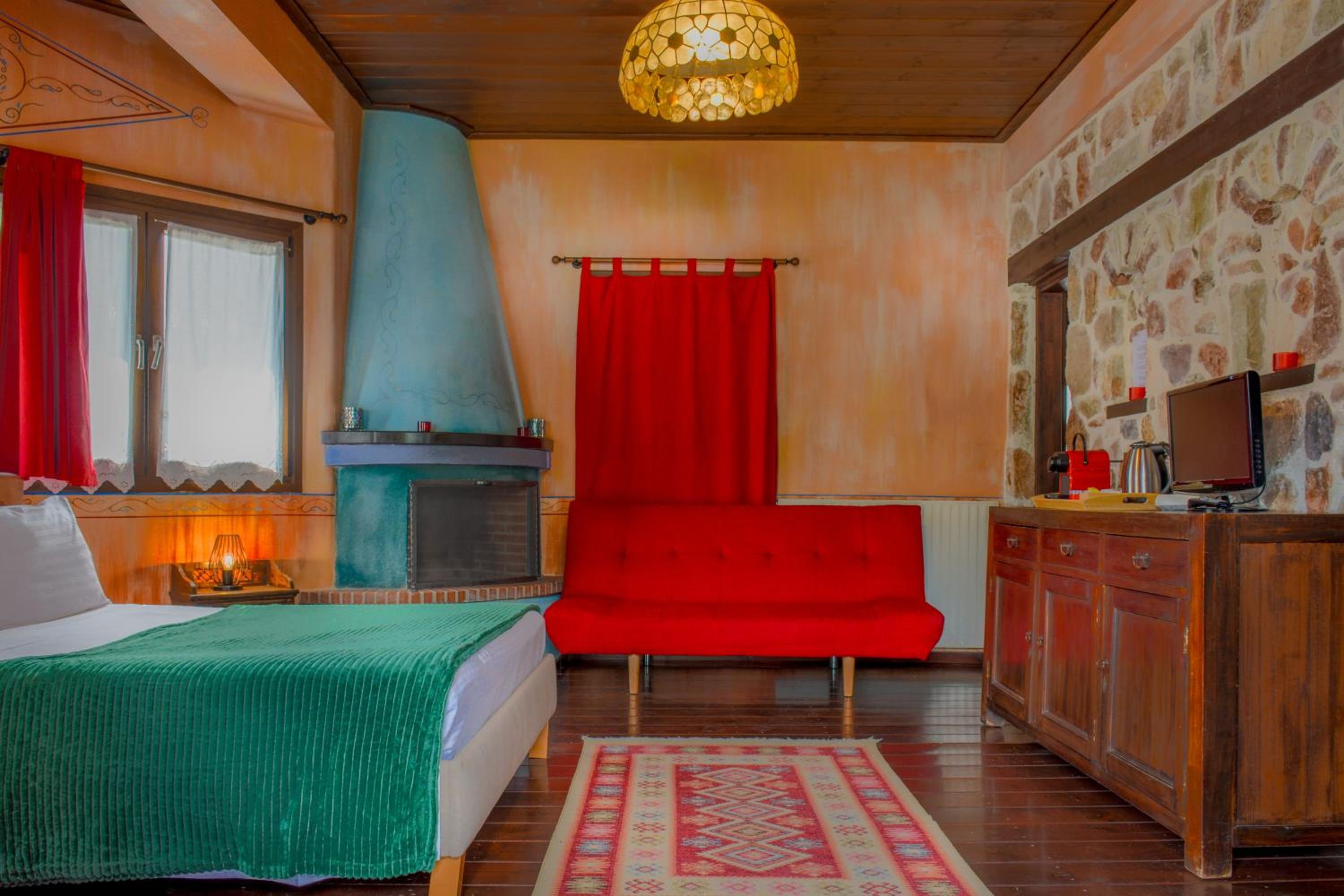 Double Room with Meteora View - Photo 2