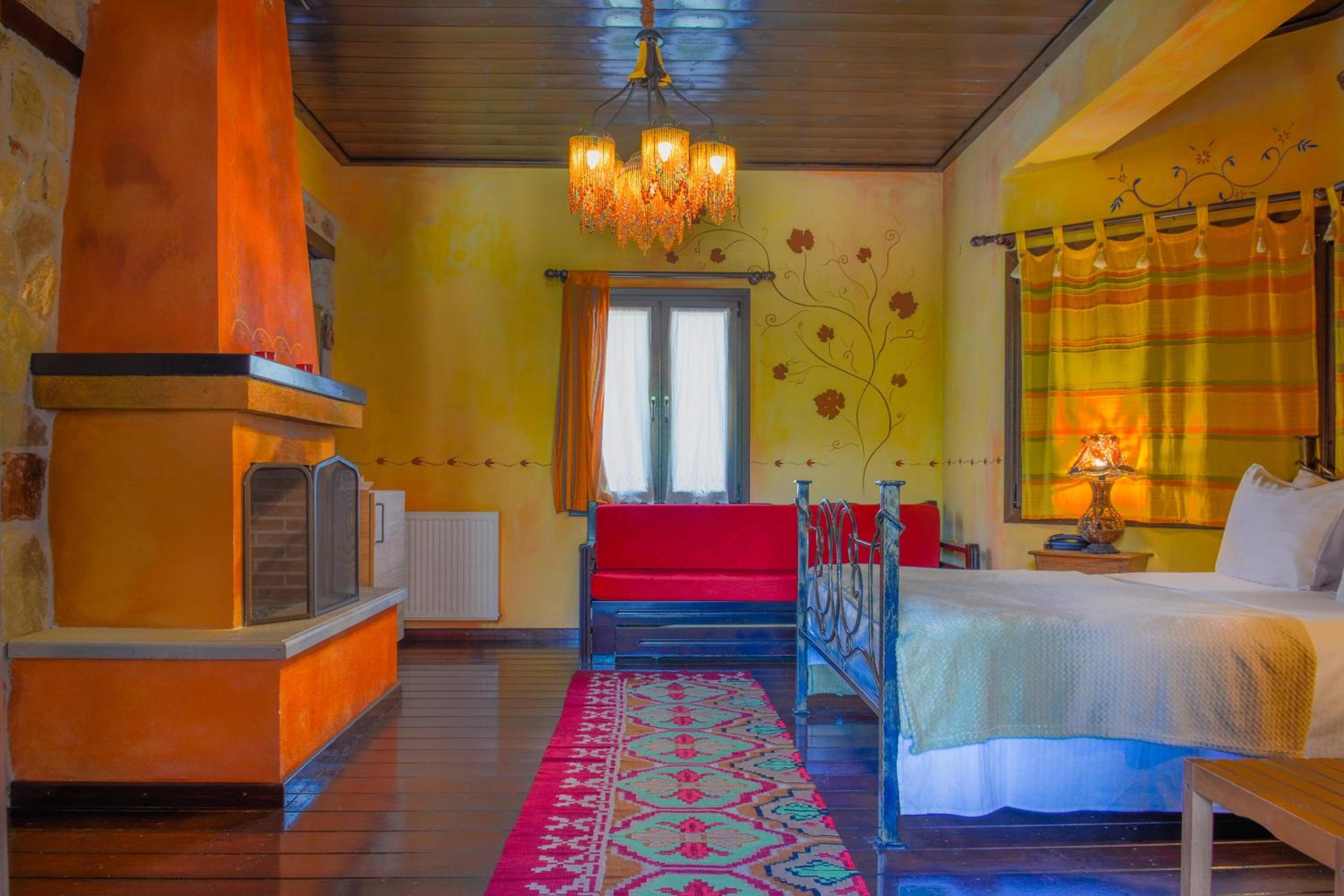 Double Room with Meteora View - Photo 6