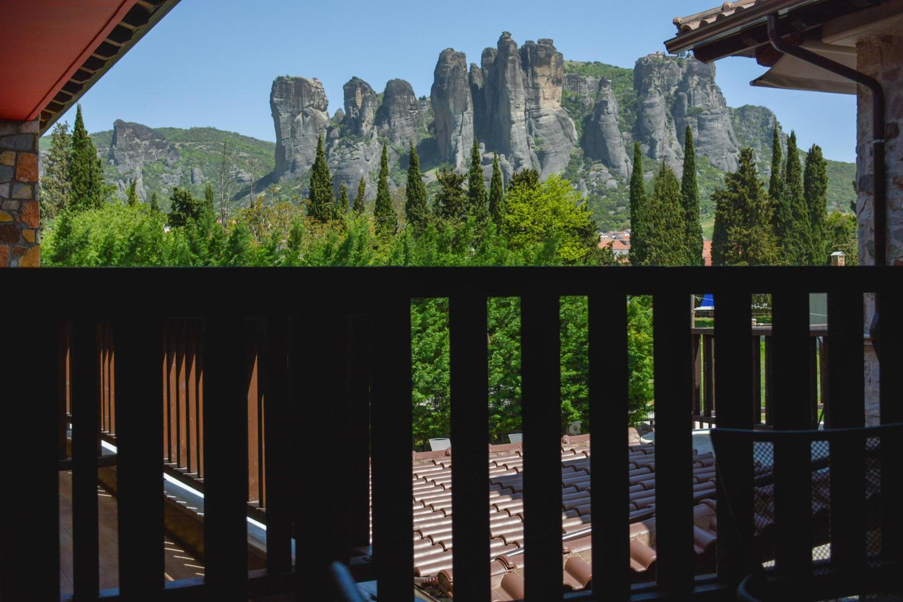 Double Room with Meteora View - Photo 9