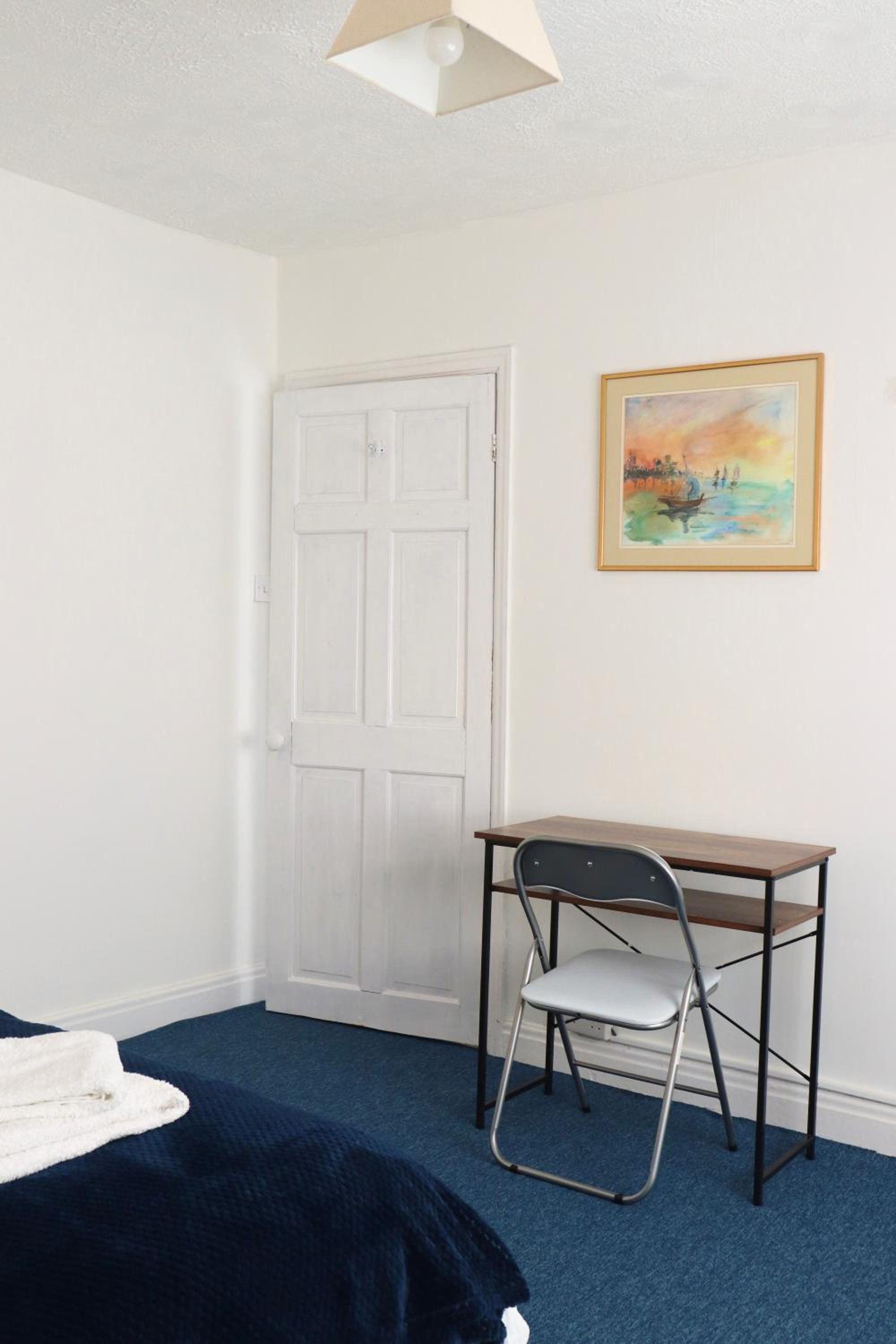 Three-Bedroom Apartment photo 3