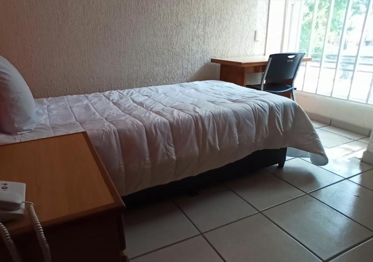 Budget Single Room photo 2