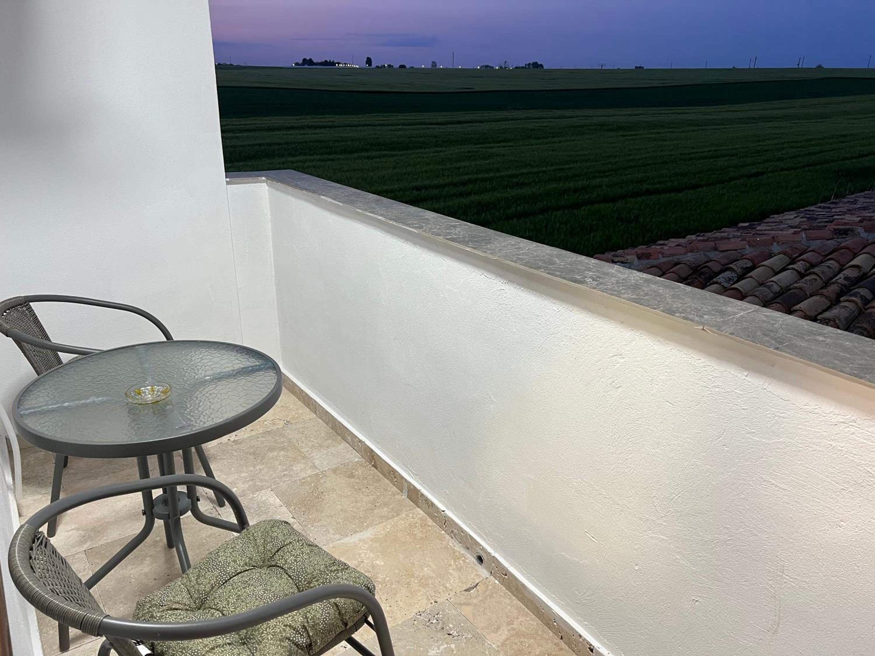 King Room With Balcony photo 3