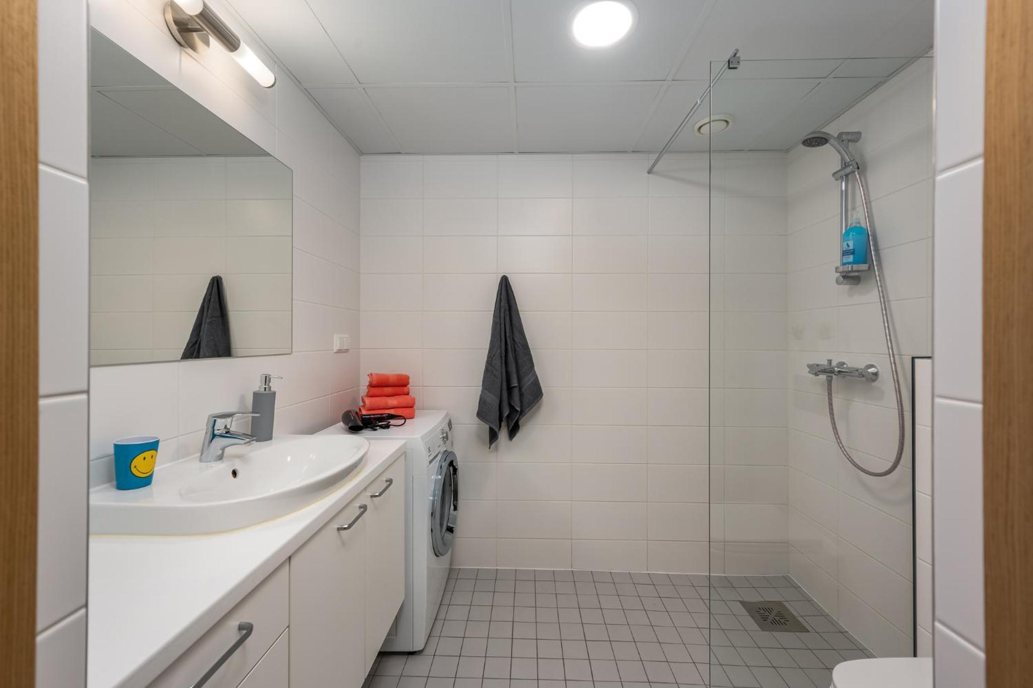 One-Bedroom Apartment - Photo 9
