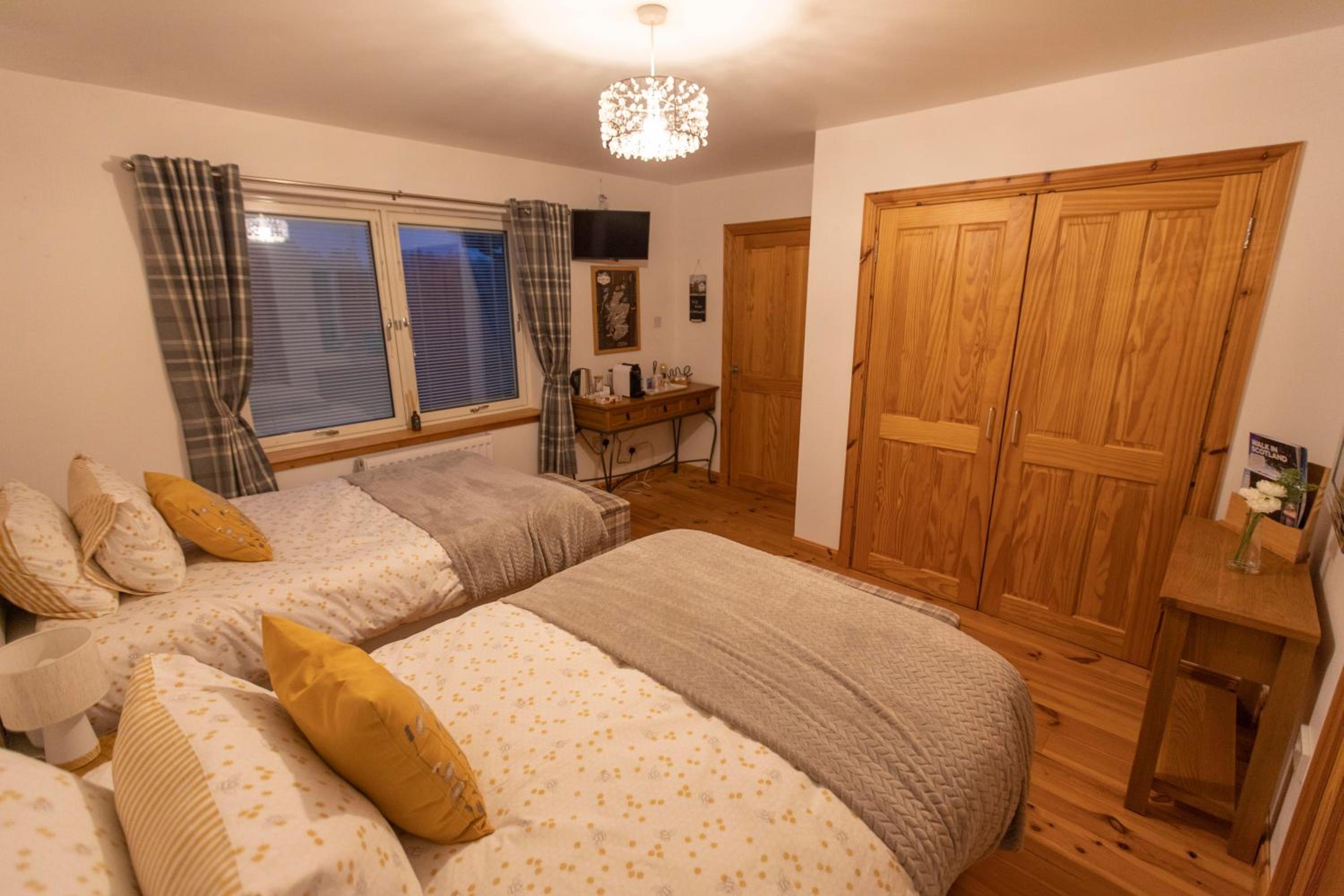 Twin Room - Photo 1