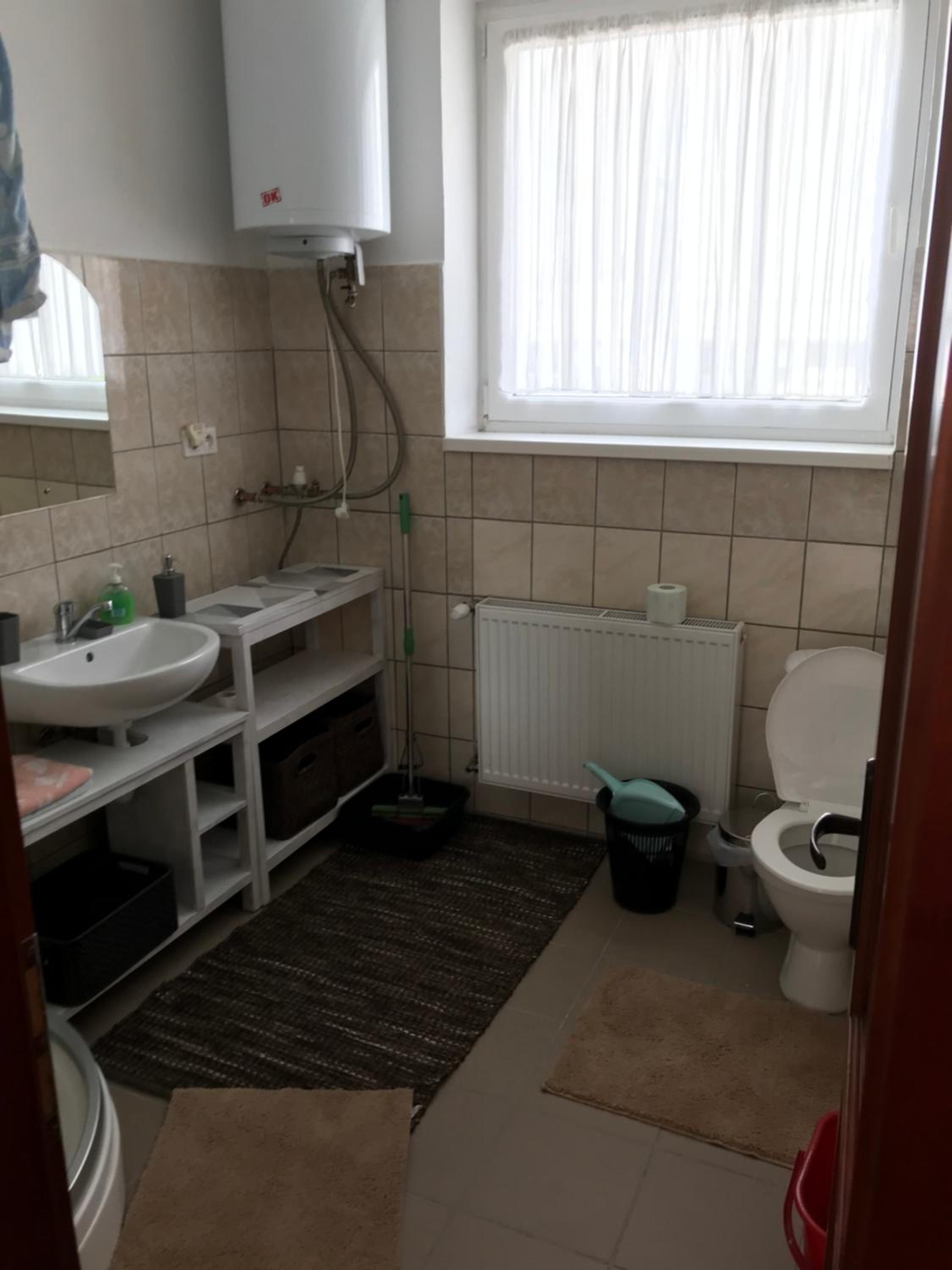 Apartment with Terrace - Photo 12