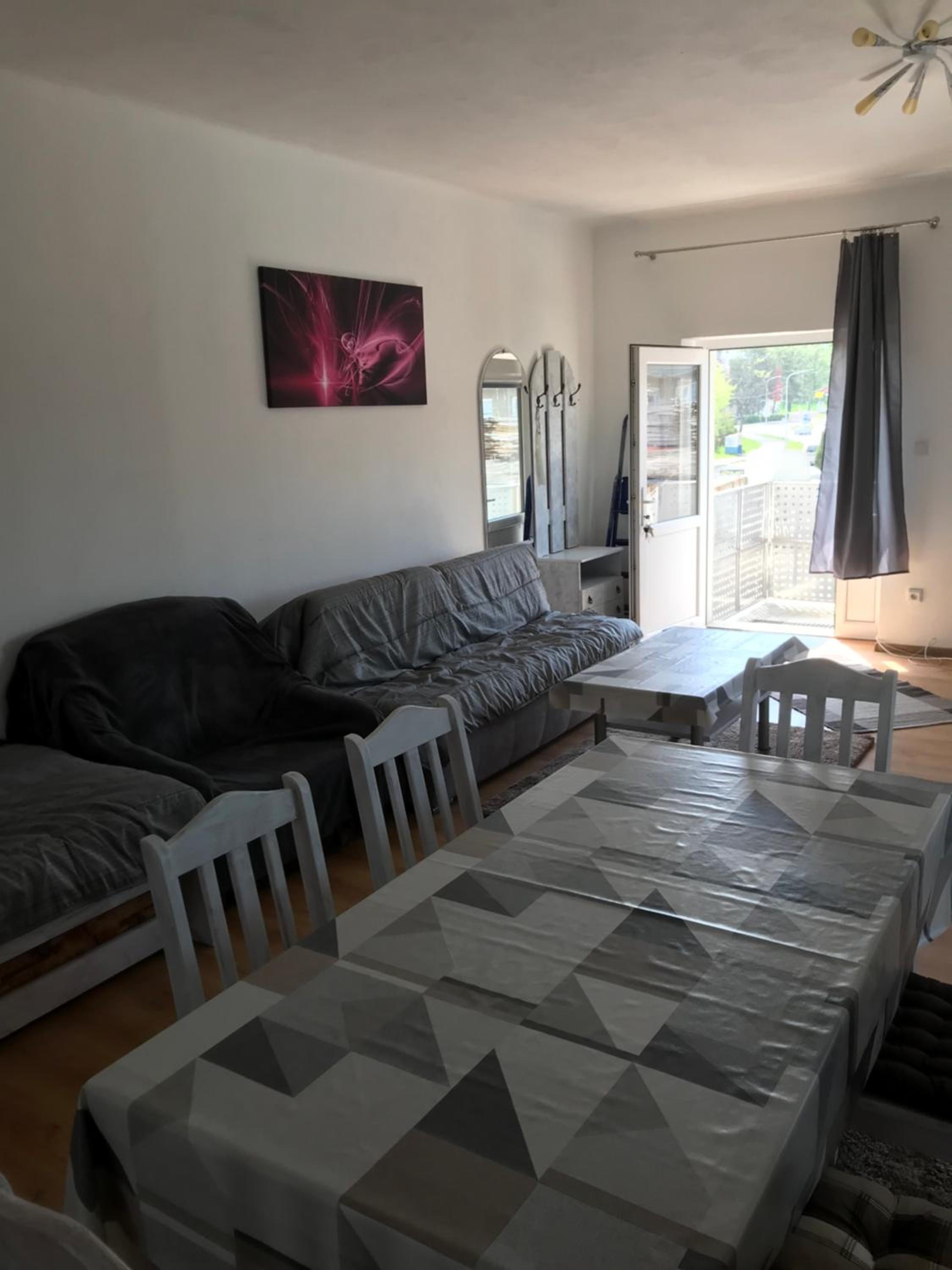 Apartment with Terrace - Photo 10