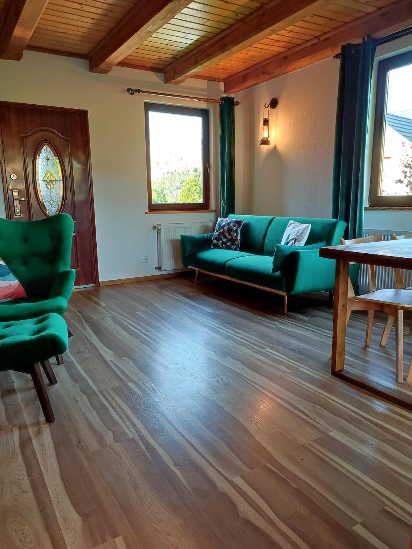 Apartment with Mountain View - Photo 4