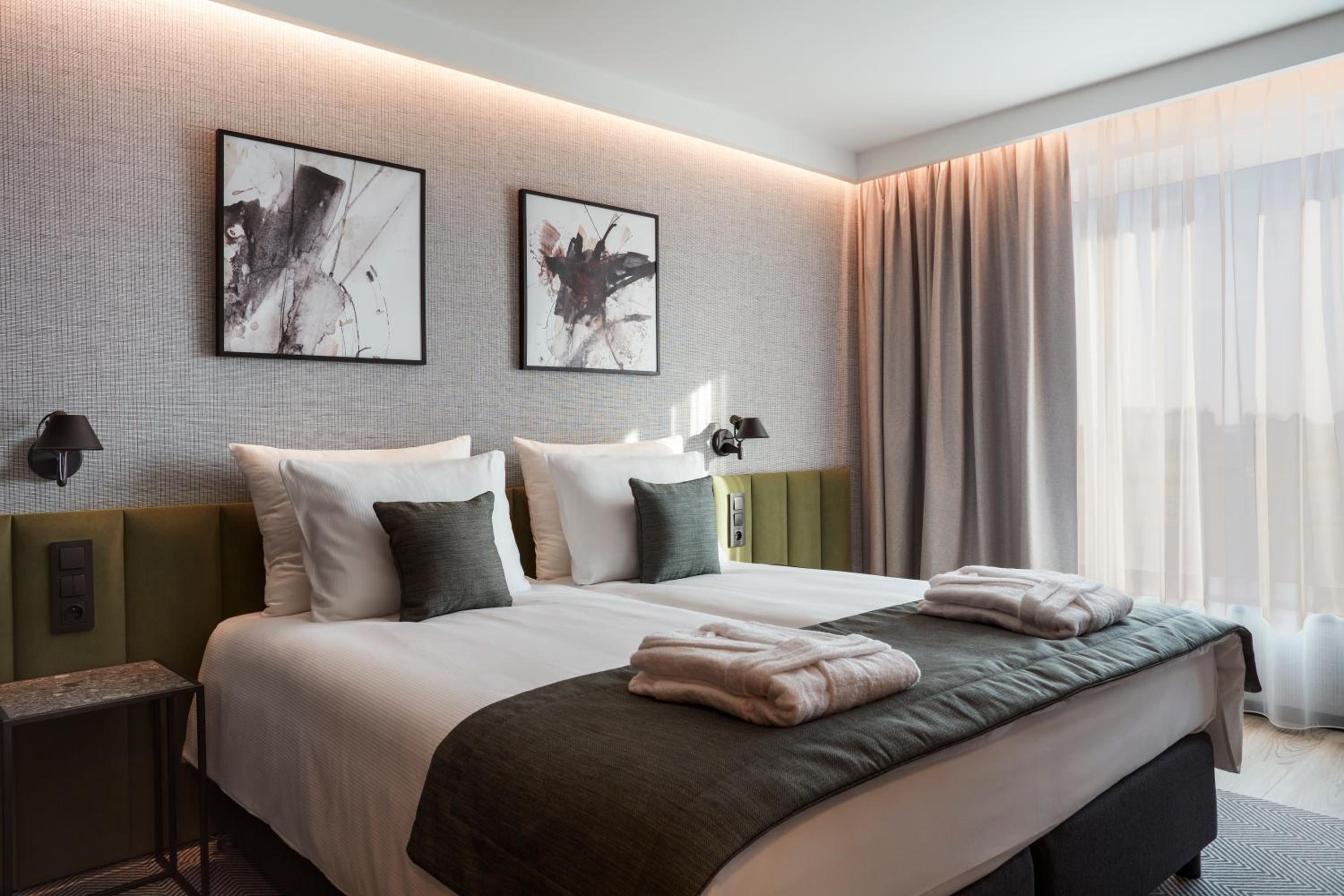 Standard Double Room - Photo 8