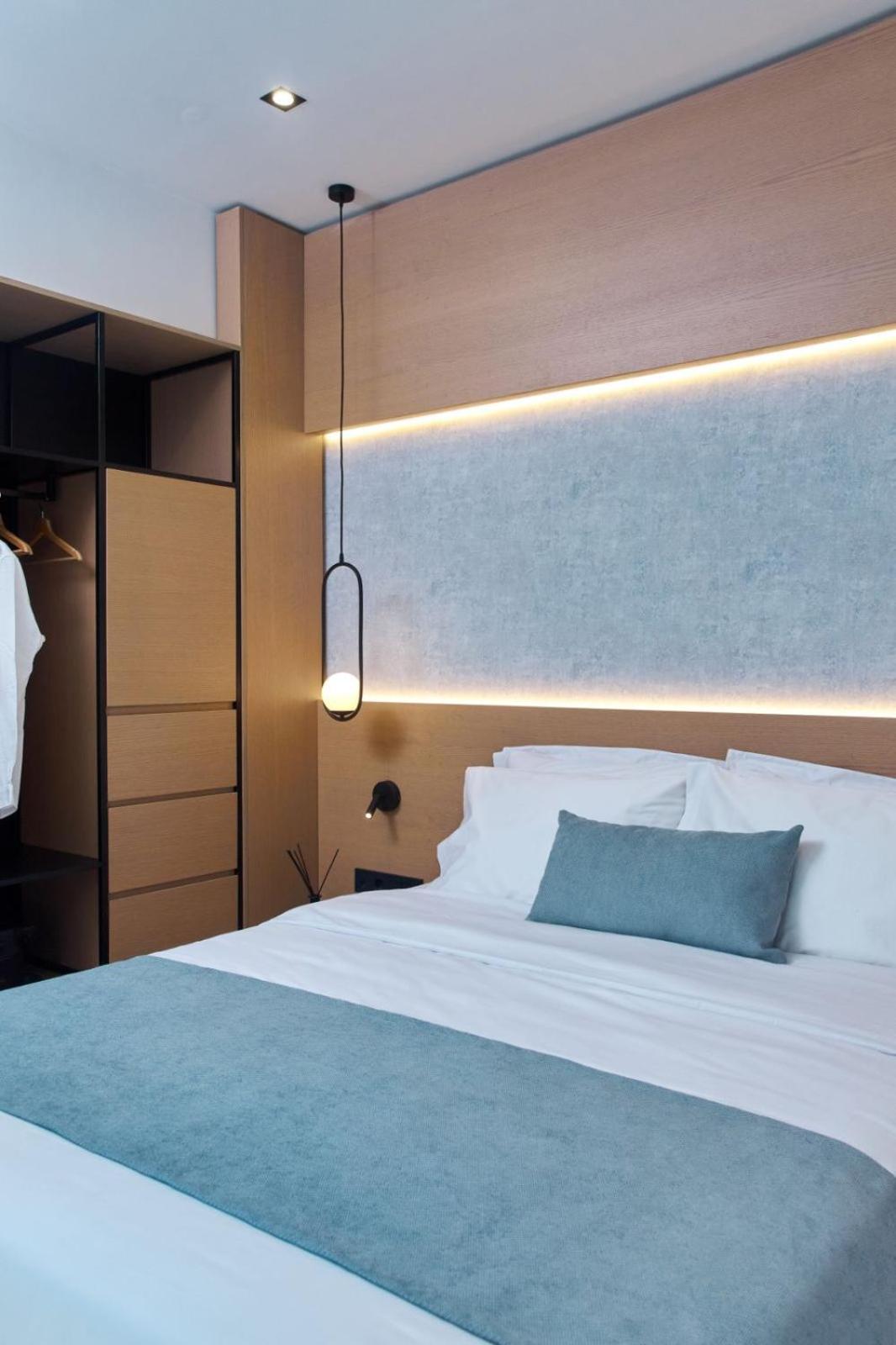 Executive Suite - Photo 12