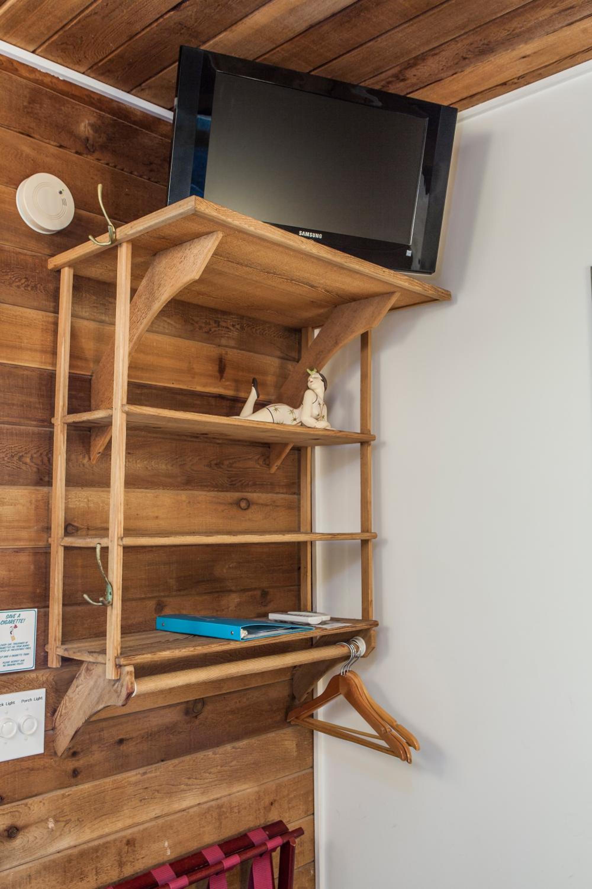 Queen Island Room - Photo 14