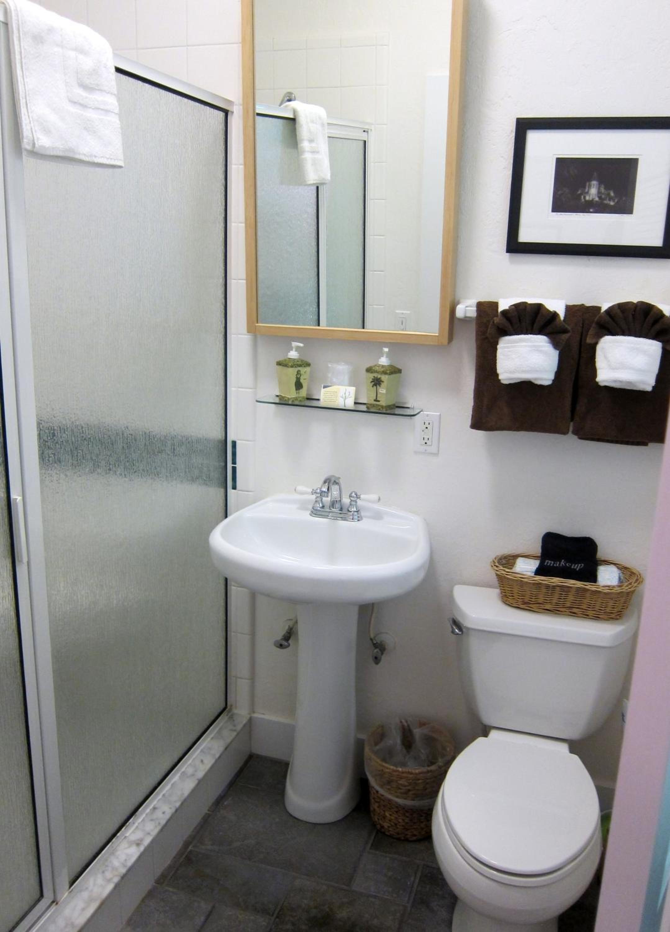 Queen Island Room - Photo 13