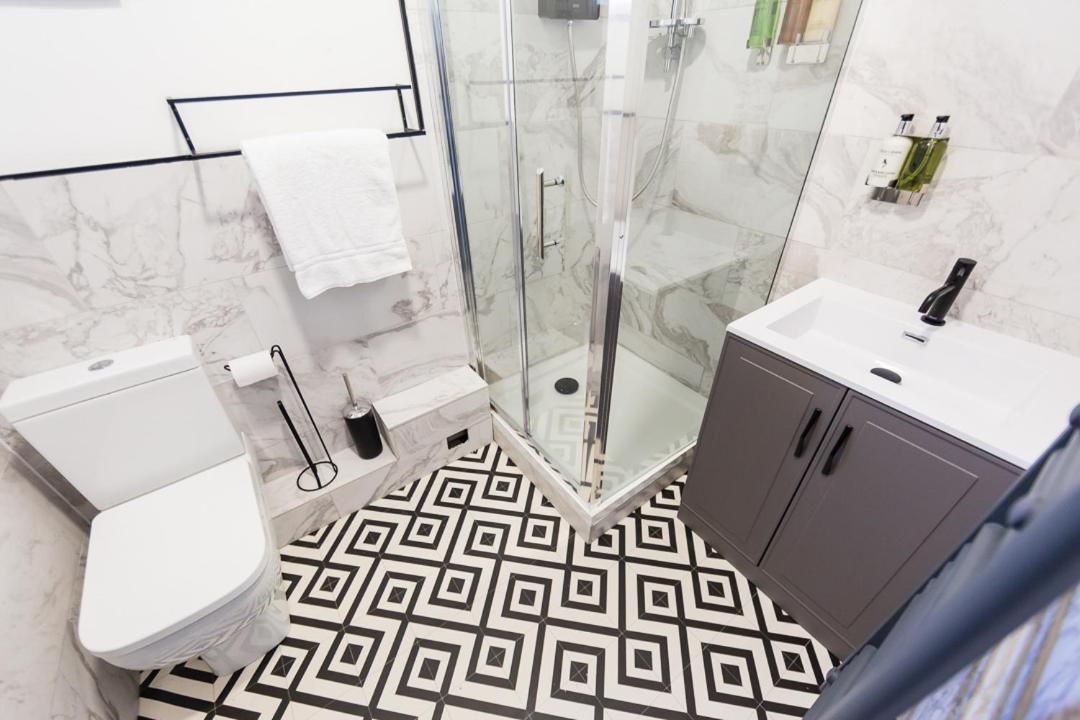 One-Bedroom Apartment - Photo 18