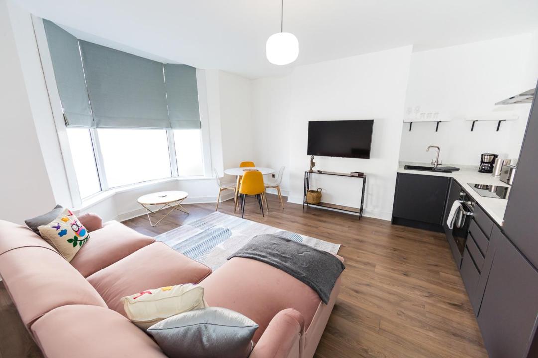 One-Bedroom Apartment - Photo 1