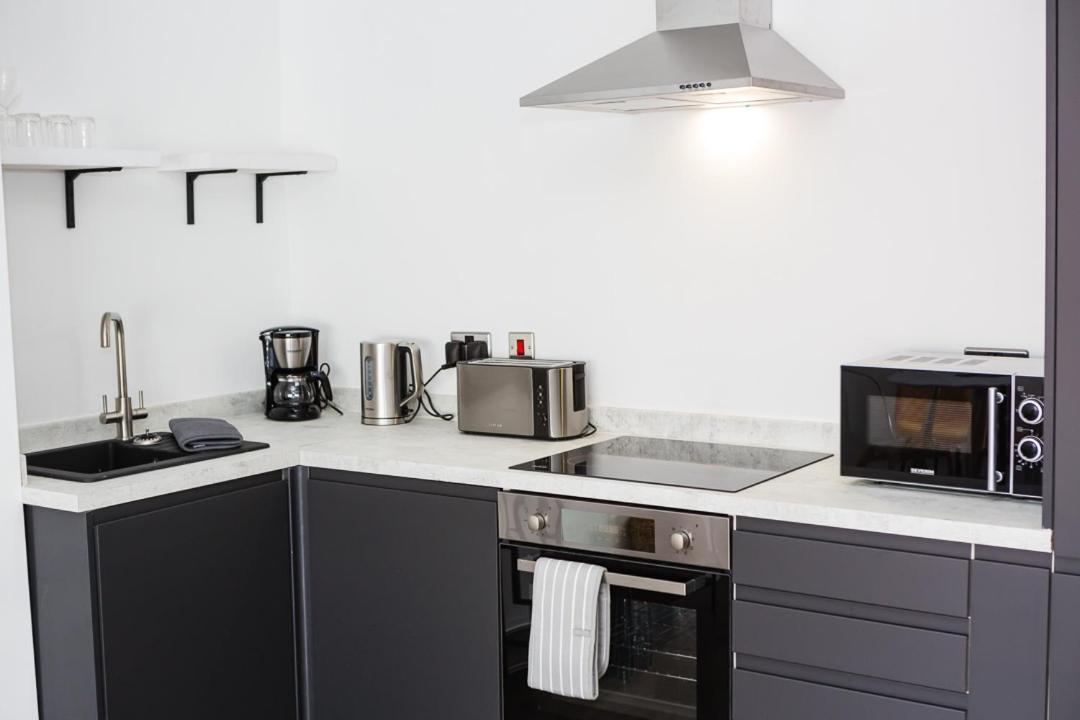 One-Bedroom Apartment - Photo 9
