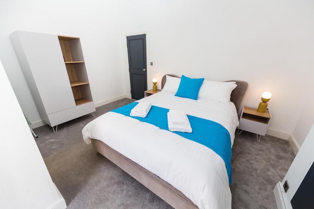 One-Bedroom Apartment - Photo 13