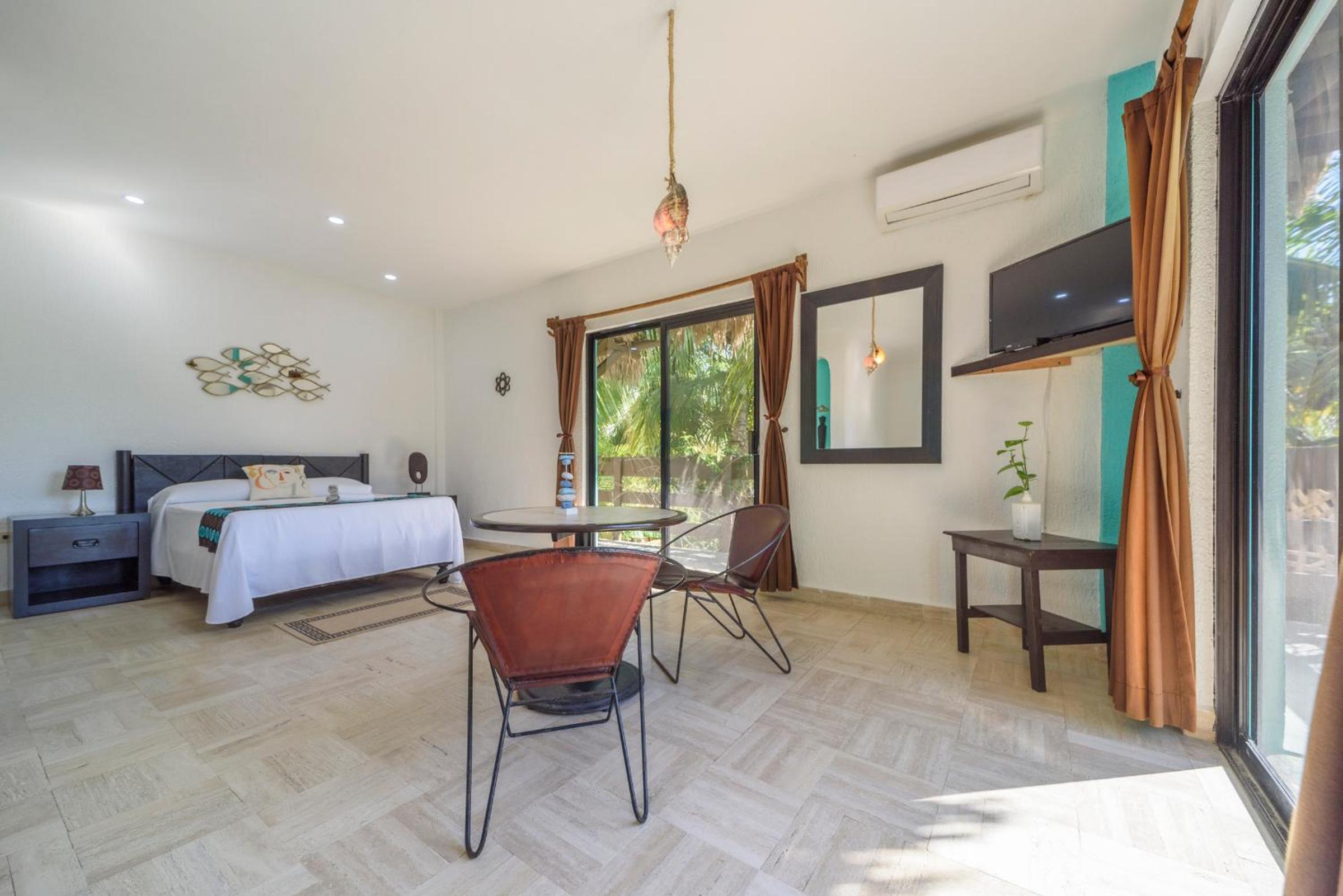 Double Room with Garden View - Photo 19