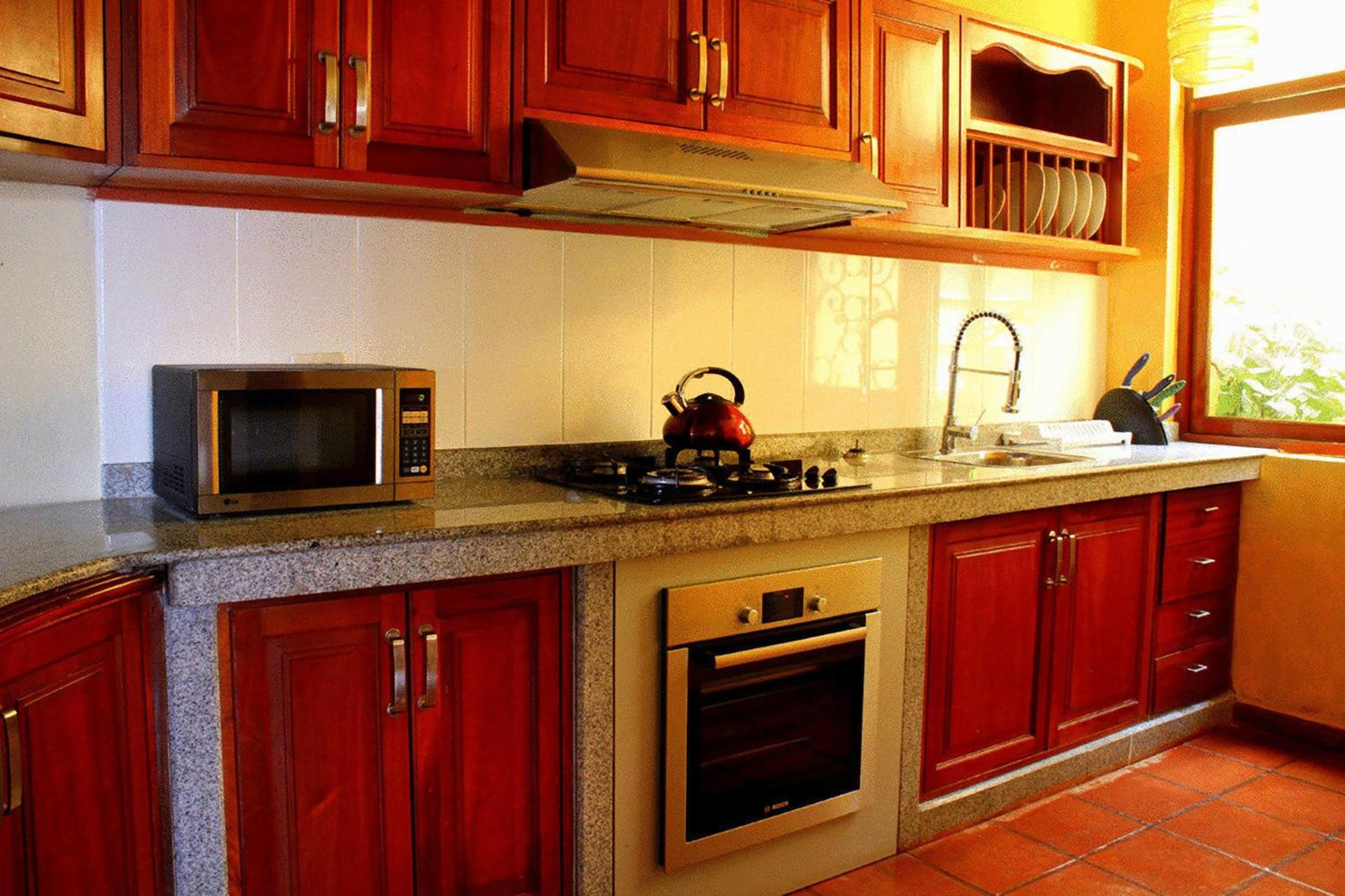 Standard Family Room - Photo 14
