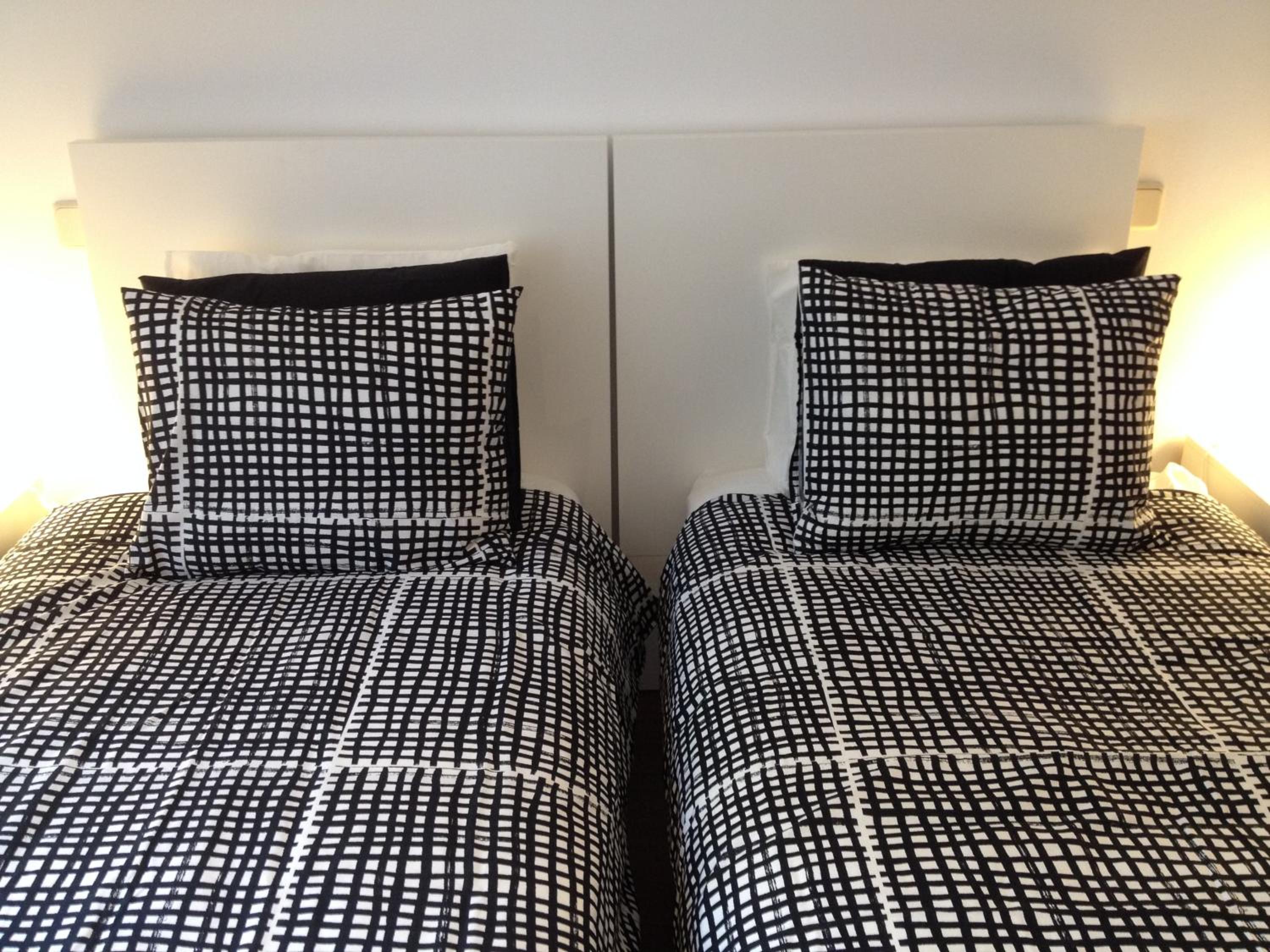 Two-Bedroom Apartment - Photo 23