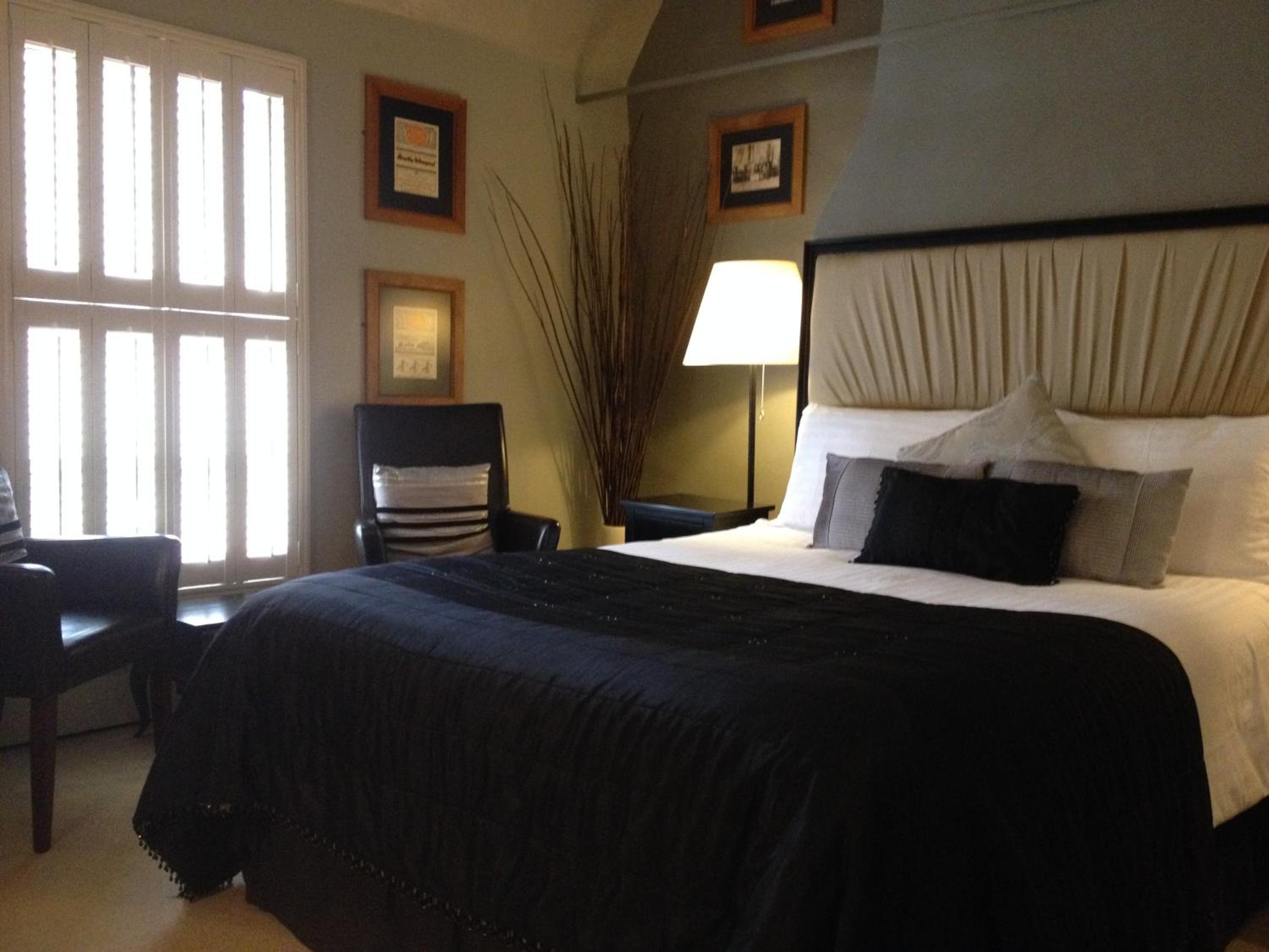 Deluxe King Room - Photo 2