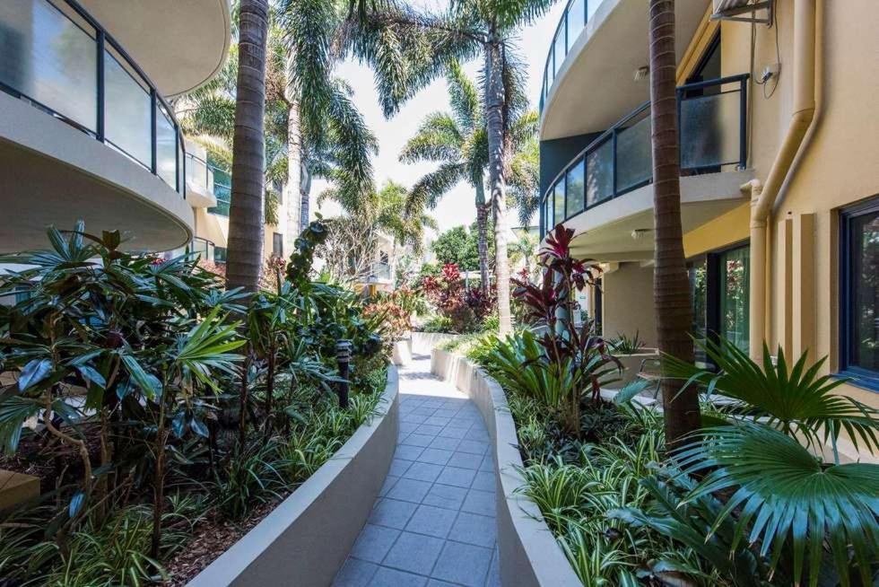 INT 2 Brm Ocean View Top Floor Apt photo 2
