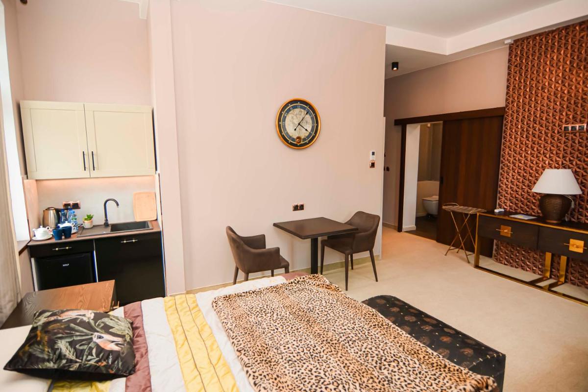 Deluxe Triple Room - Photo 6