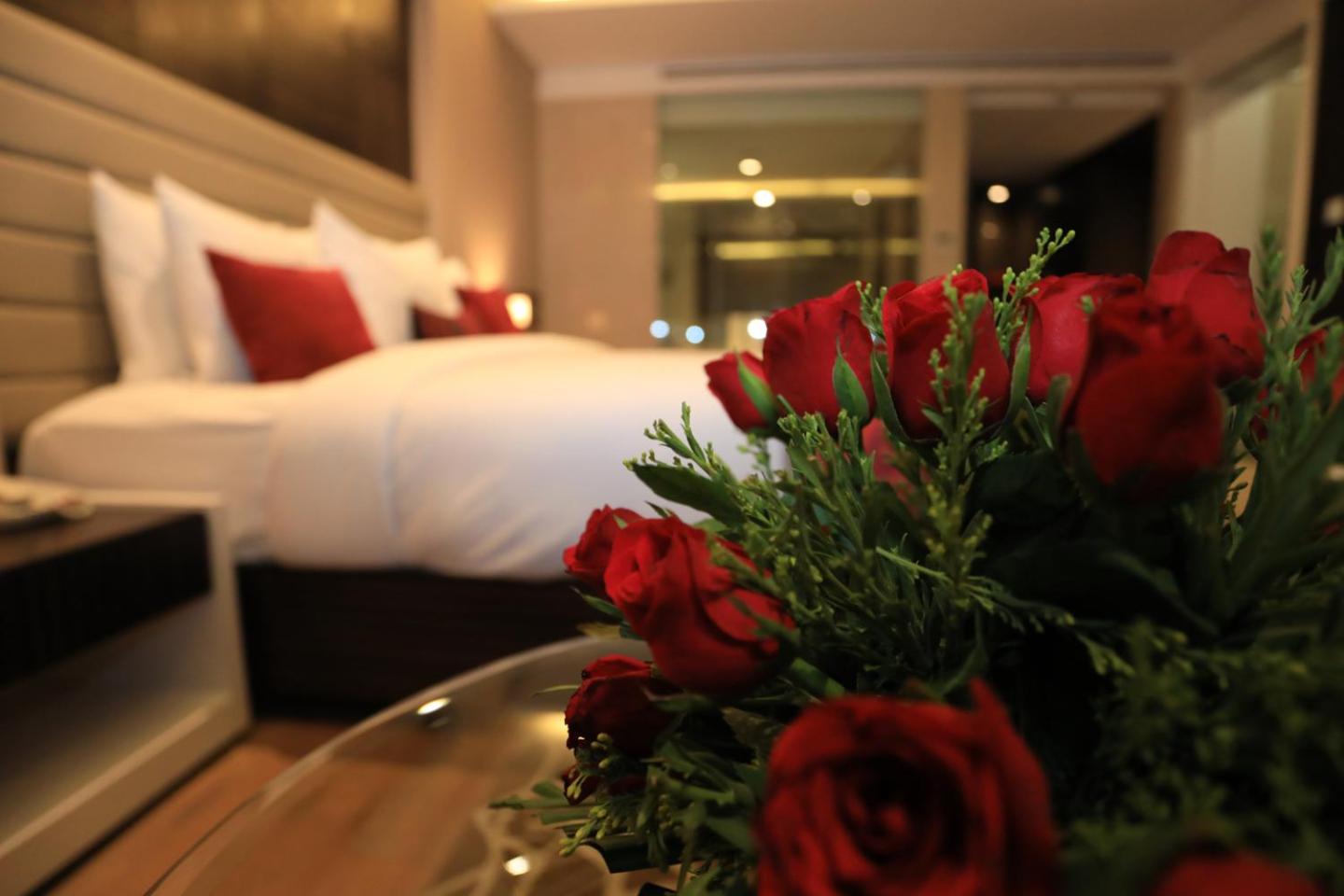 Business Class Room- Enjoy 20% off on Food & Soft Beverages and Spa, In room Dining photo 3